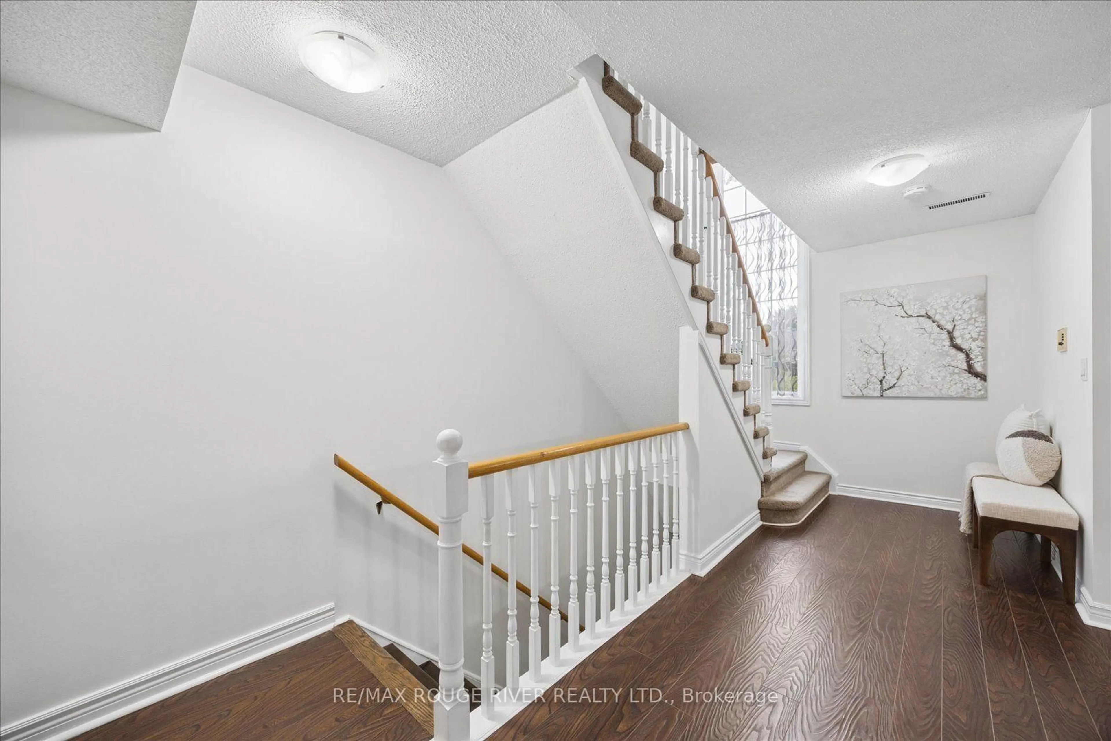 Stairs for 1651 Nash Rd #7A, Clarington Ontario L1E 1S8
