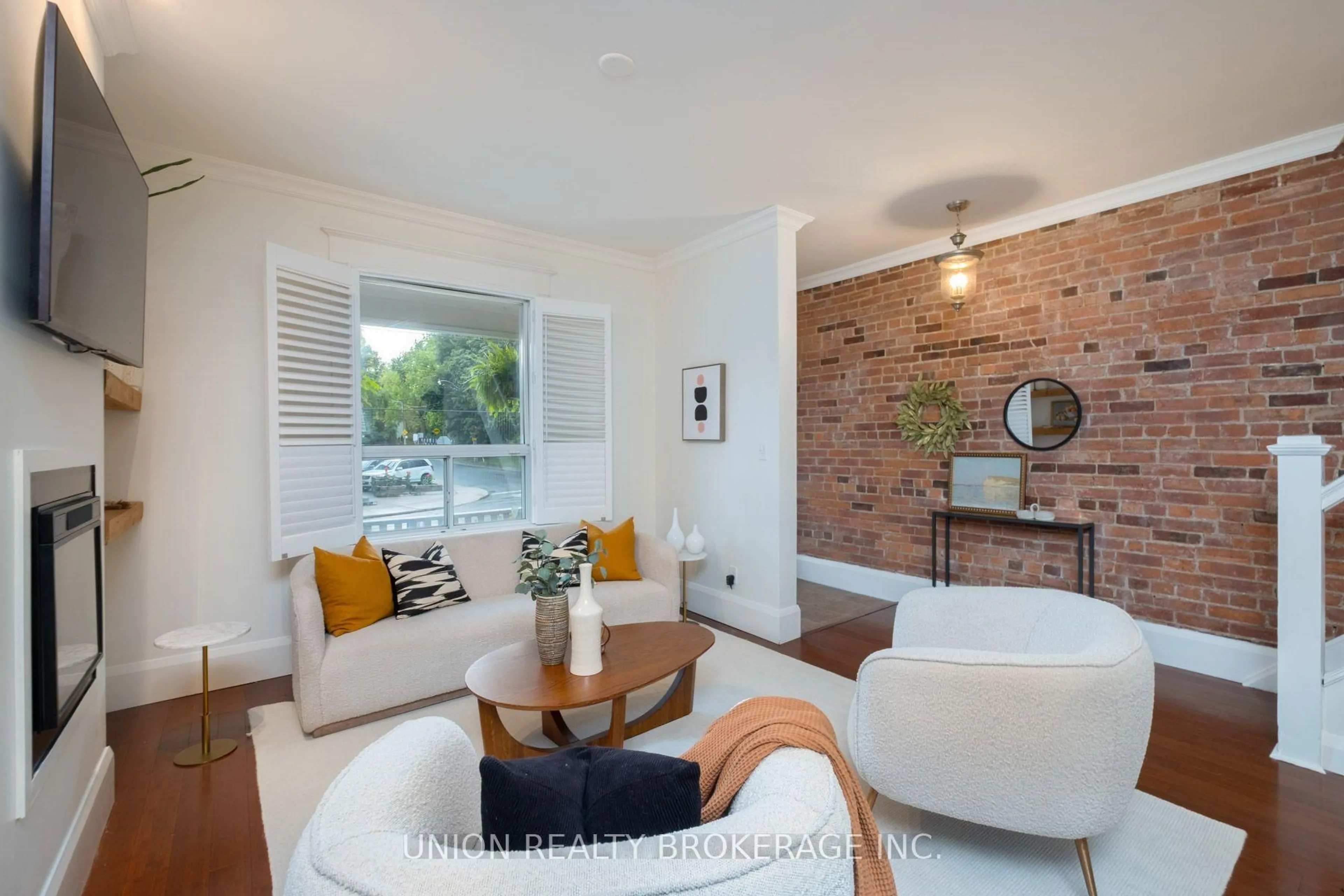 Living room with furniture, unknown for 339 Kingston Rd, Toronto Ontario M4L 1T8