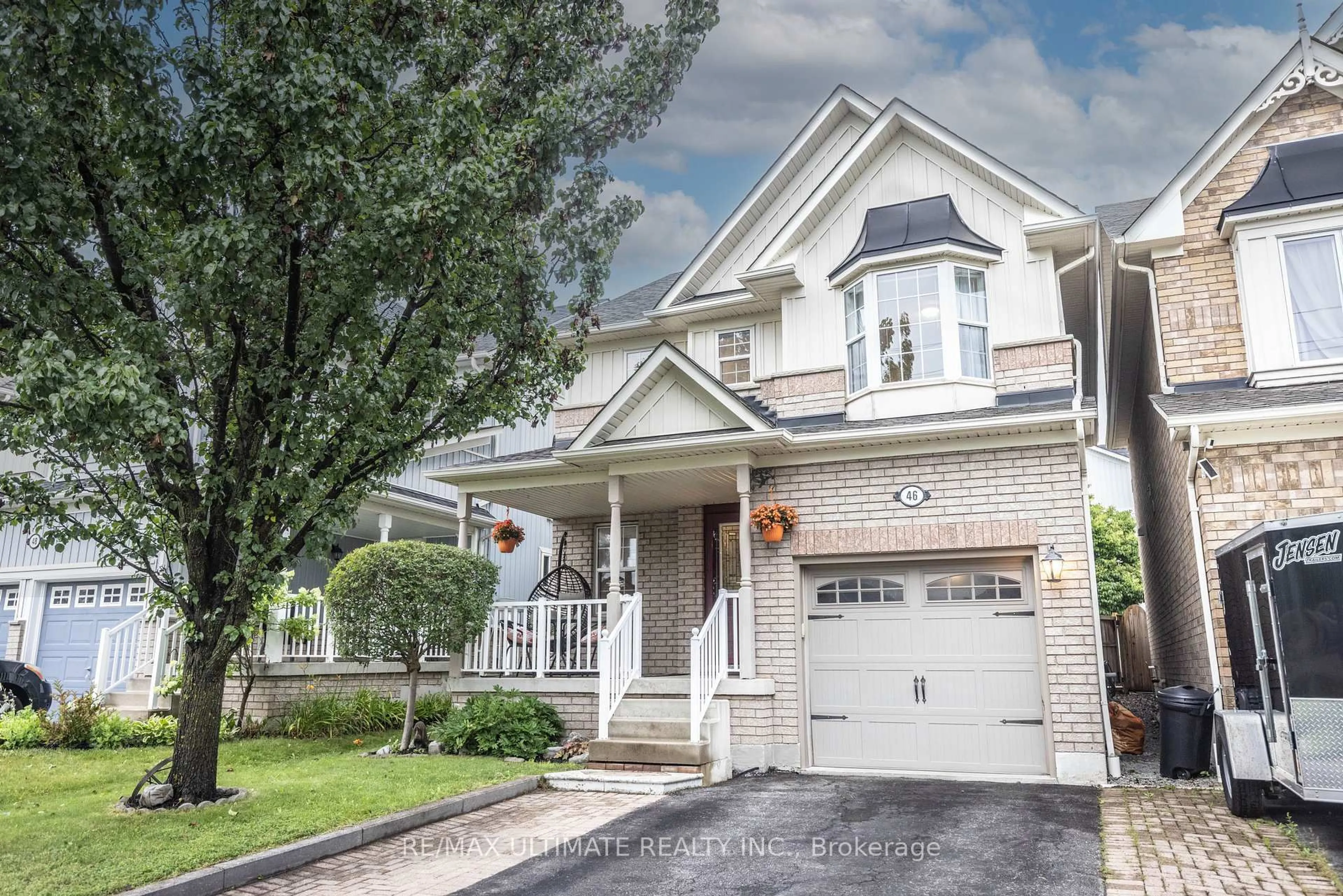 Home with vinyl exterior material, street for 46 Beaumaris Cres, Whitby Ontario L1M 2H3