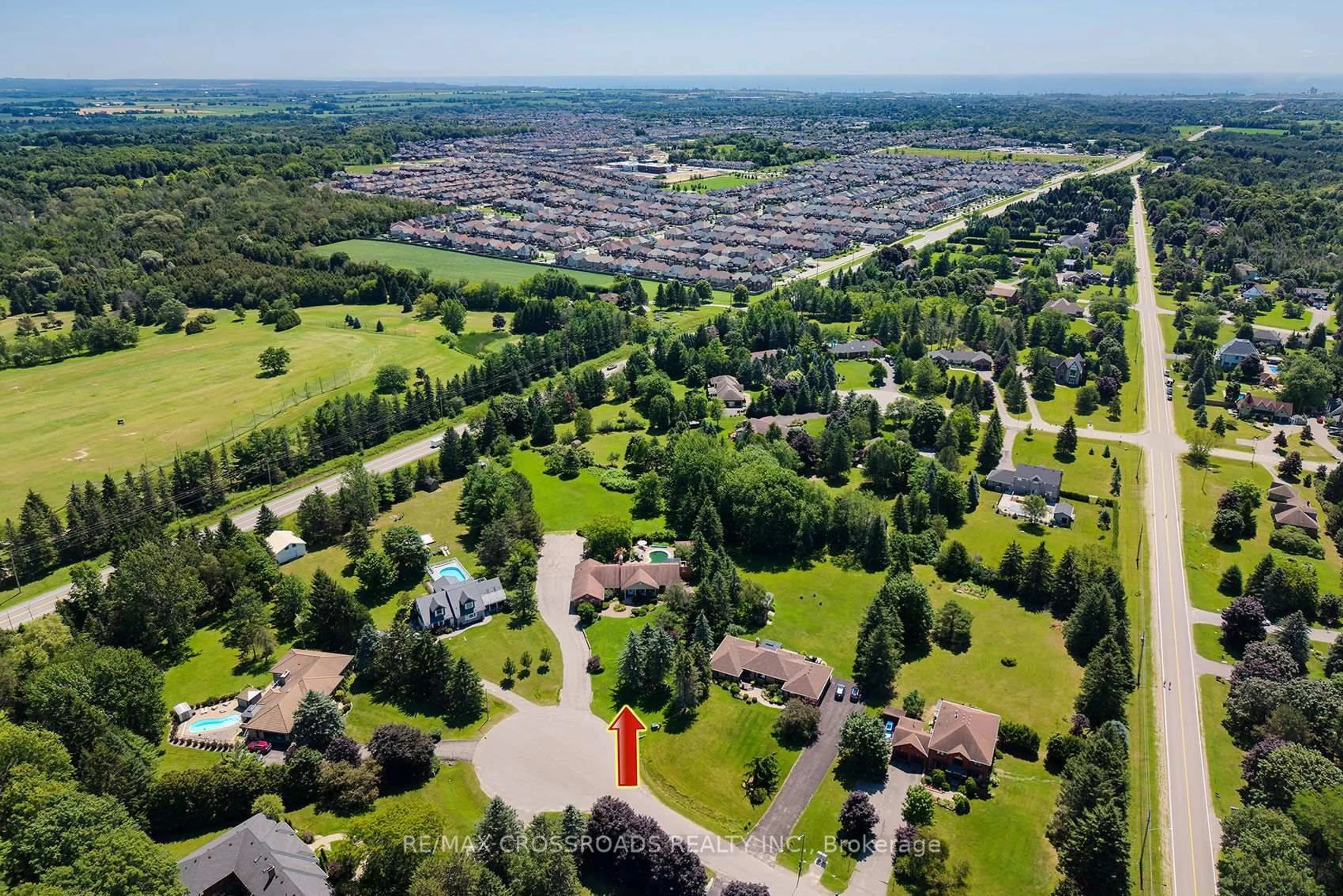 A pic from outside/outdoor area/front of a property/back of a property/a pic from drone, street for 5 Buttery Crt, Clarington Ontario L1C 4H7