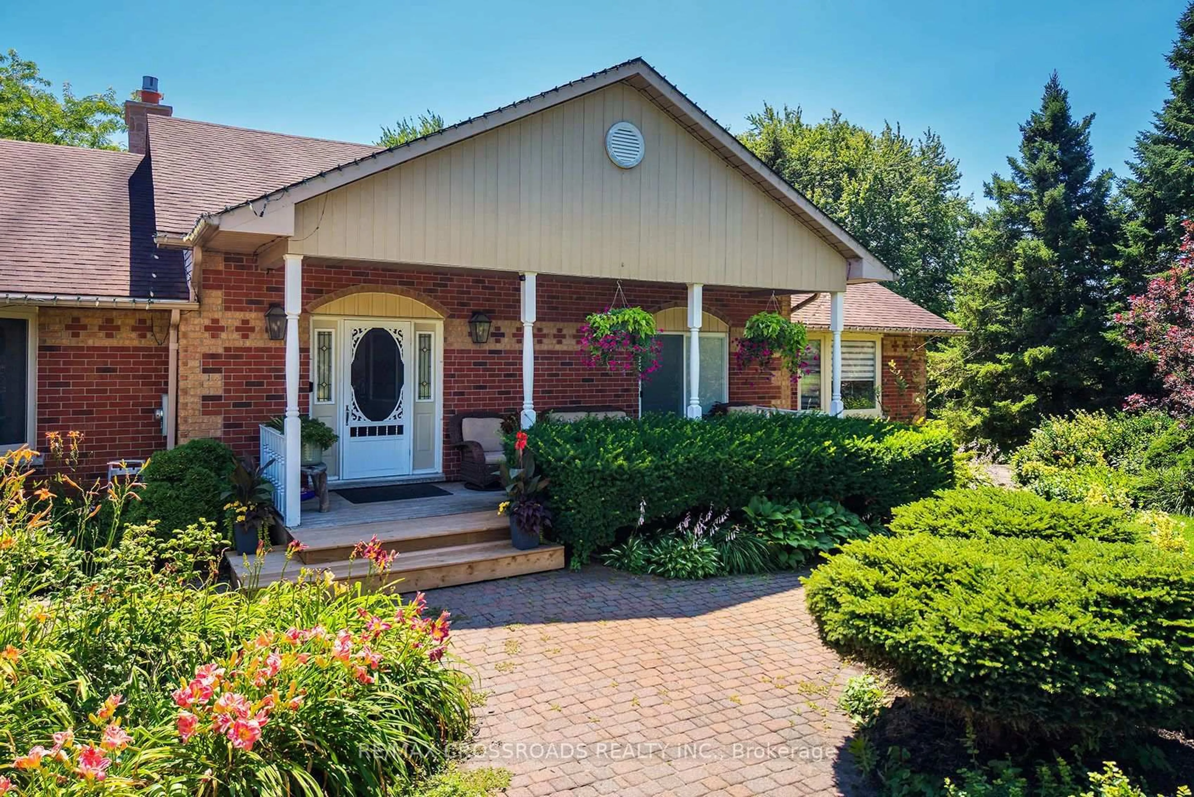 Home with brick exterior material, street for 5 Buttery Crt, Clarington Ontario L1C 4H7