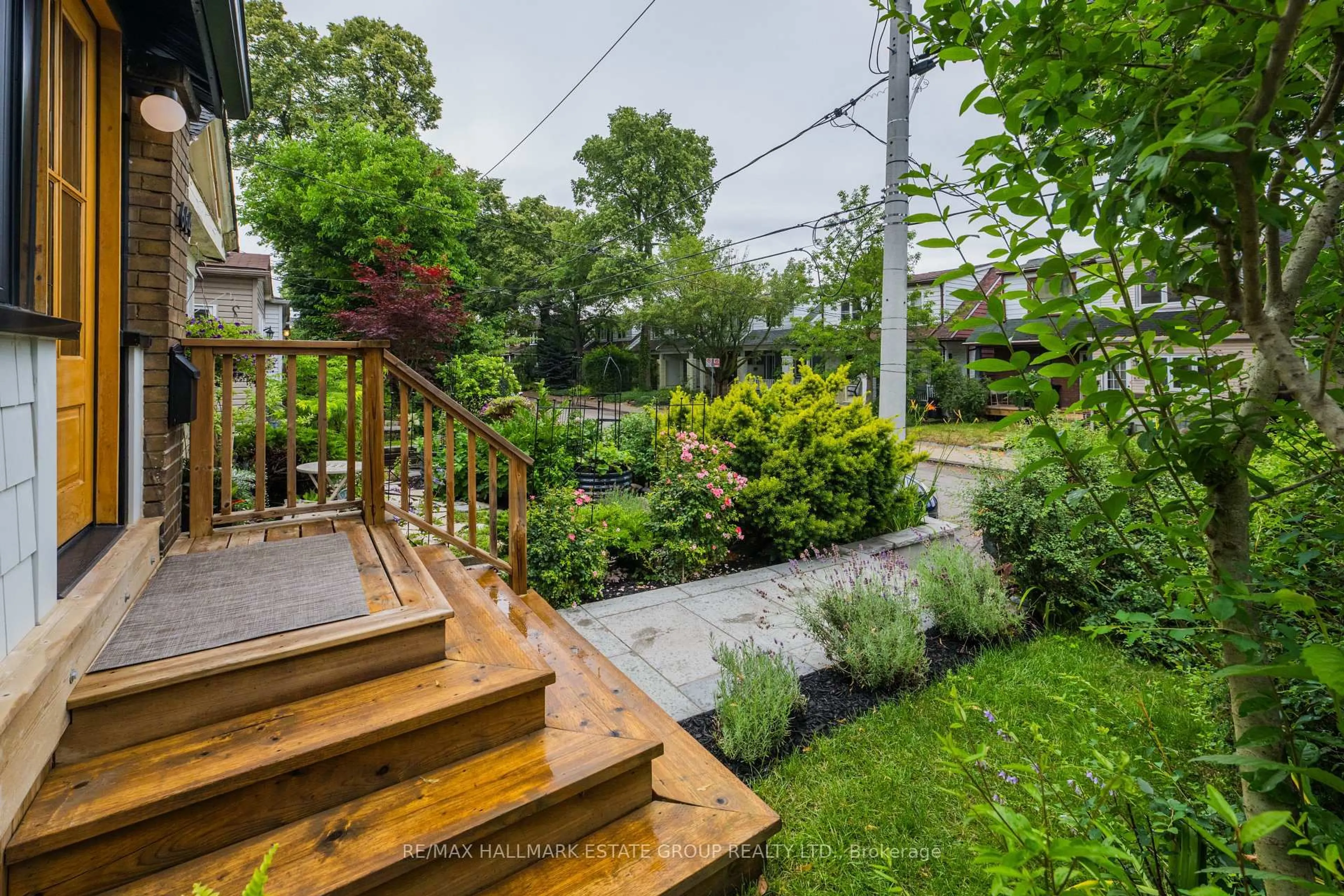 Patio, street for 664 Rhodes Ave, Toronto Ontario M4J 4X6