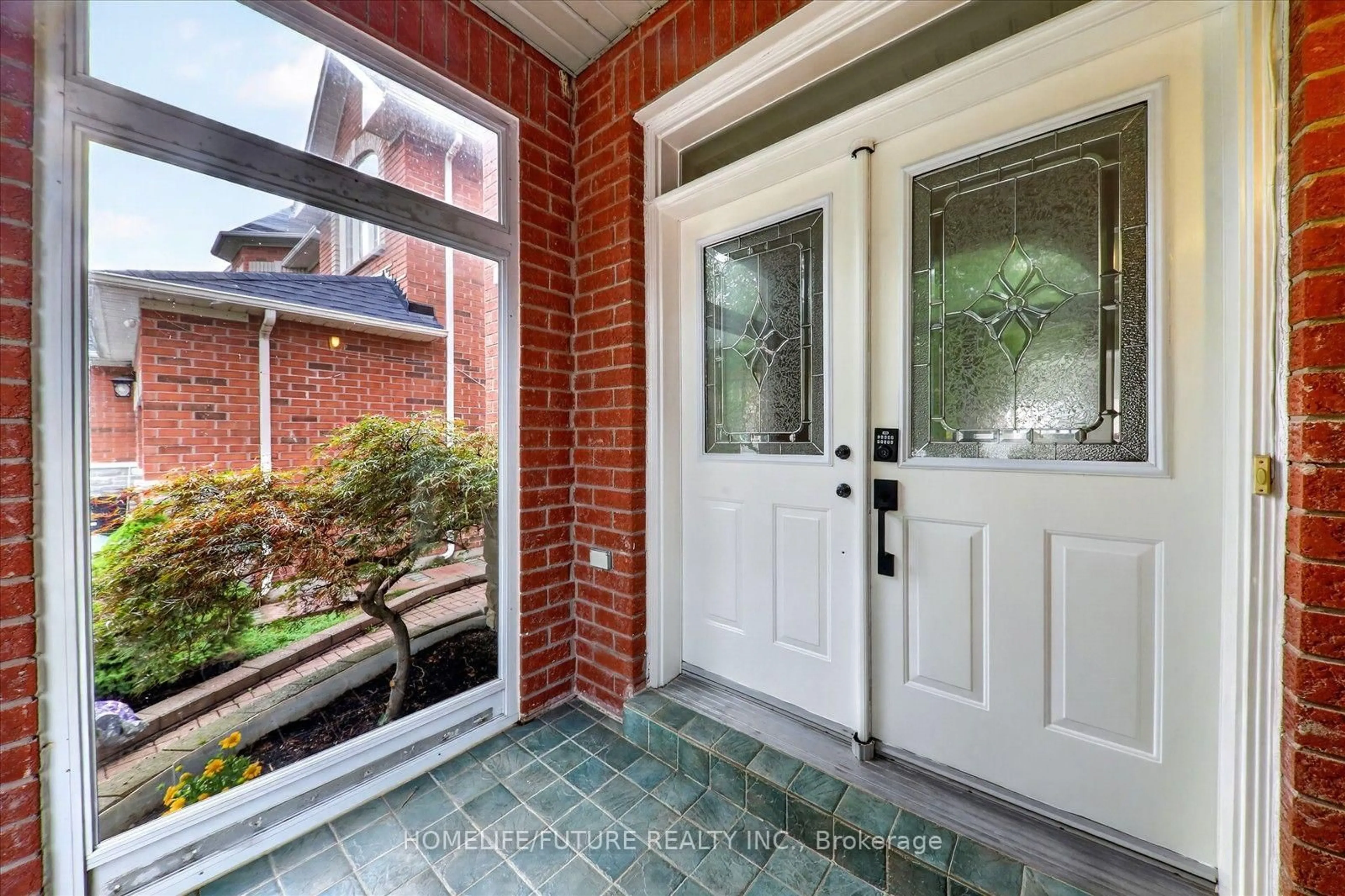 Indoor entryway for 10 Stepping Stone Tr, Toronto Ontario M1X 2B4