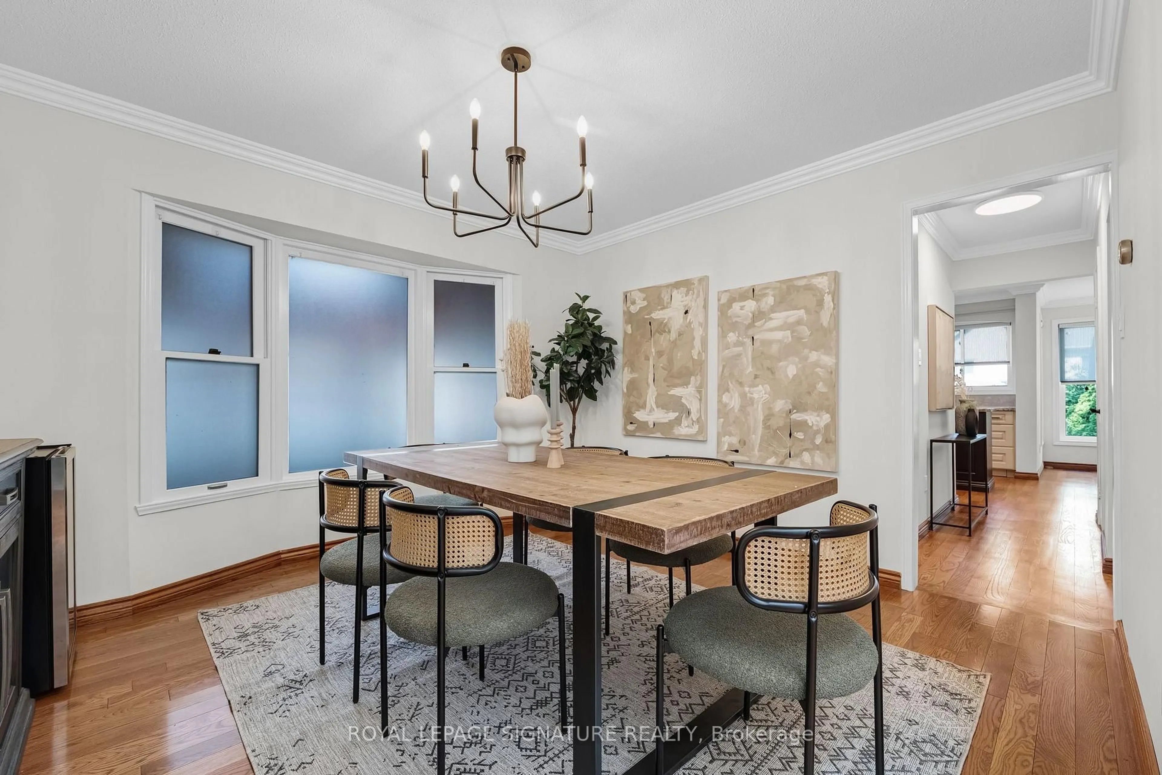 Dining room, wood/laminate floor for 1236 Fieldstone Circ, Pickering Ontario L1X 1B4