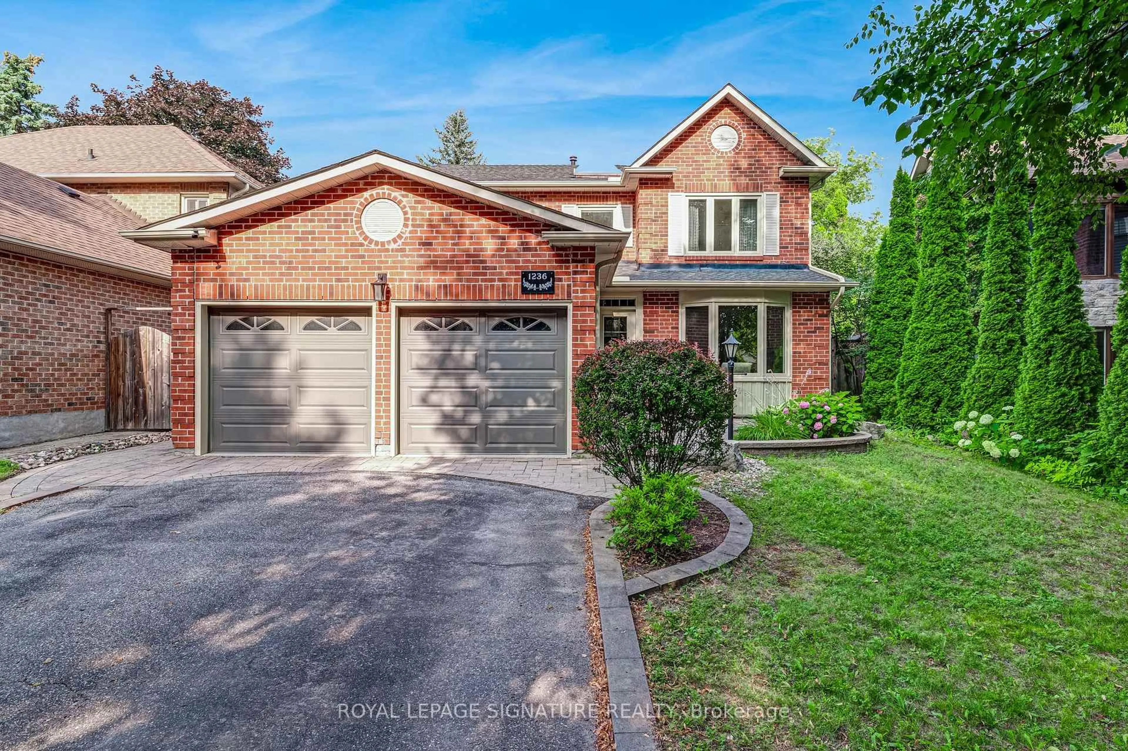 Home with brick exterior material, street for 1236 Fieldstone Circ, Pickering Ontario L1X 1B4