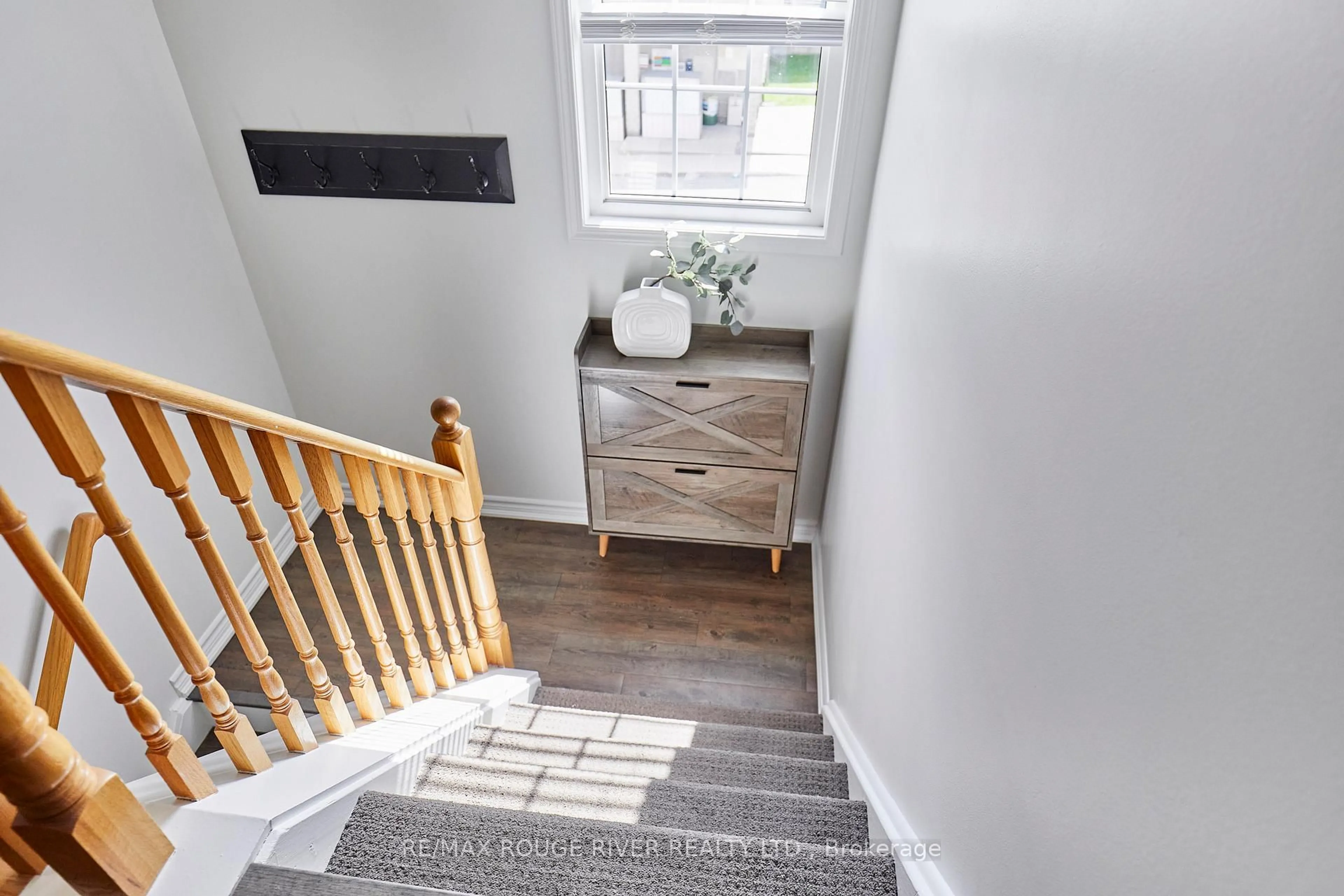 Indoor entryway for 92 Petra Way #3, Whitby Ontario L1R 0A3
