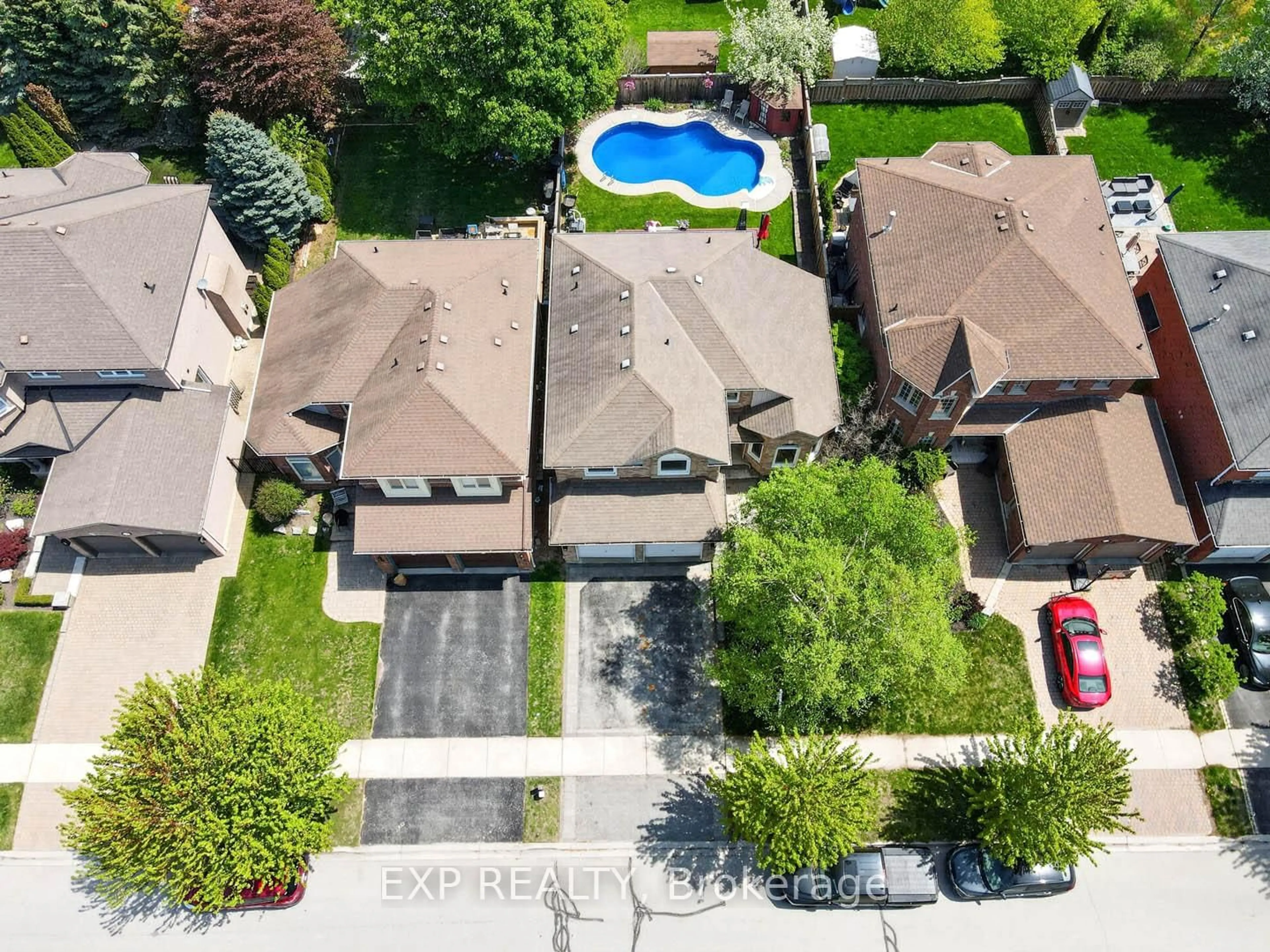 A pic from outside/outdoor area/front of a property/back of a property/a pic from drone, street for 2345 Southcott Rd, Pickering Ontario L1X 2S9