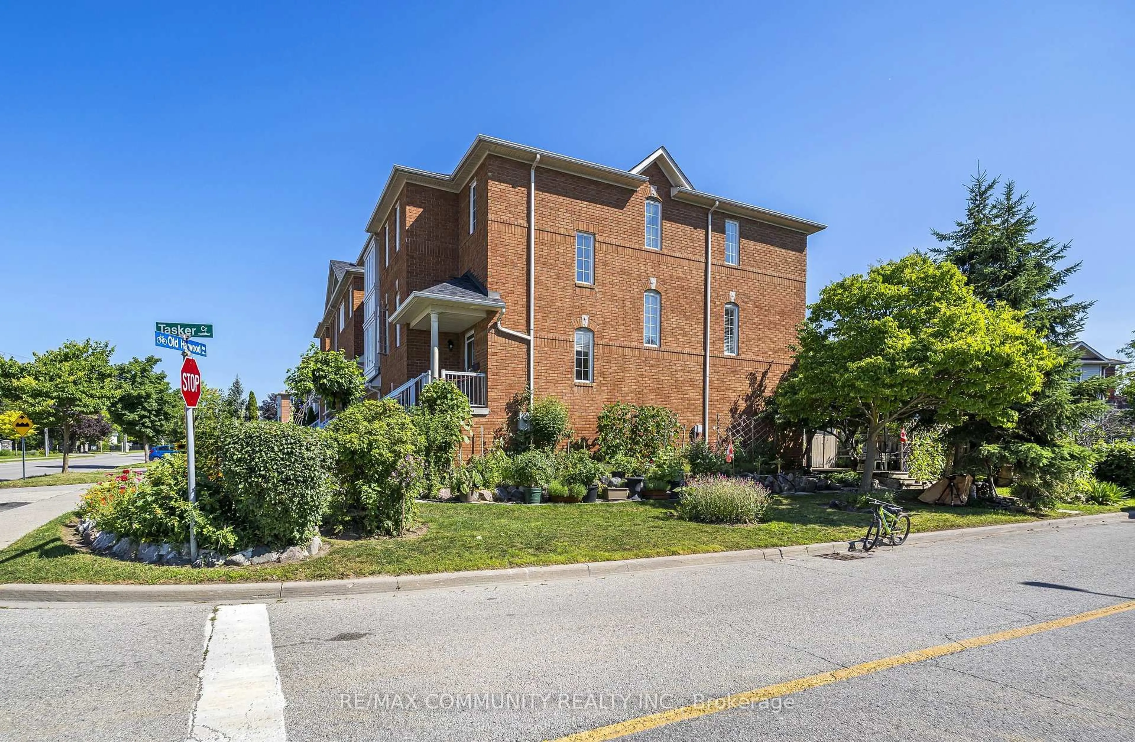 Home with brick exterior material, street for 209 Old Harwood Ave, Ajax Ontario L1Z 1N7