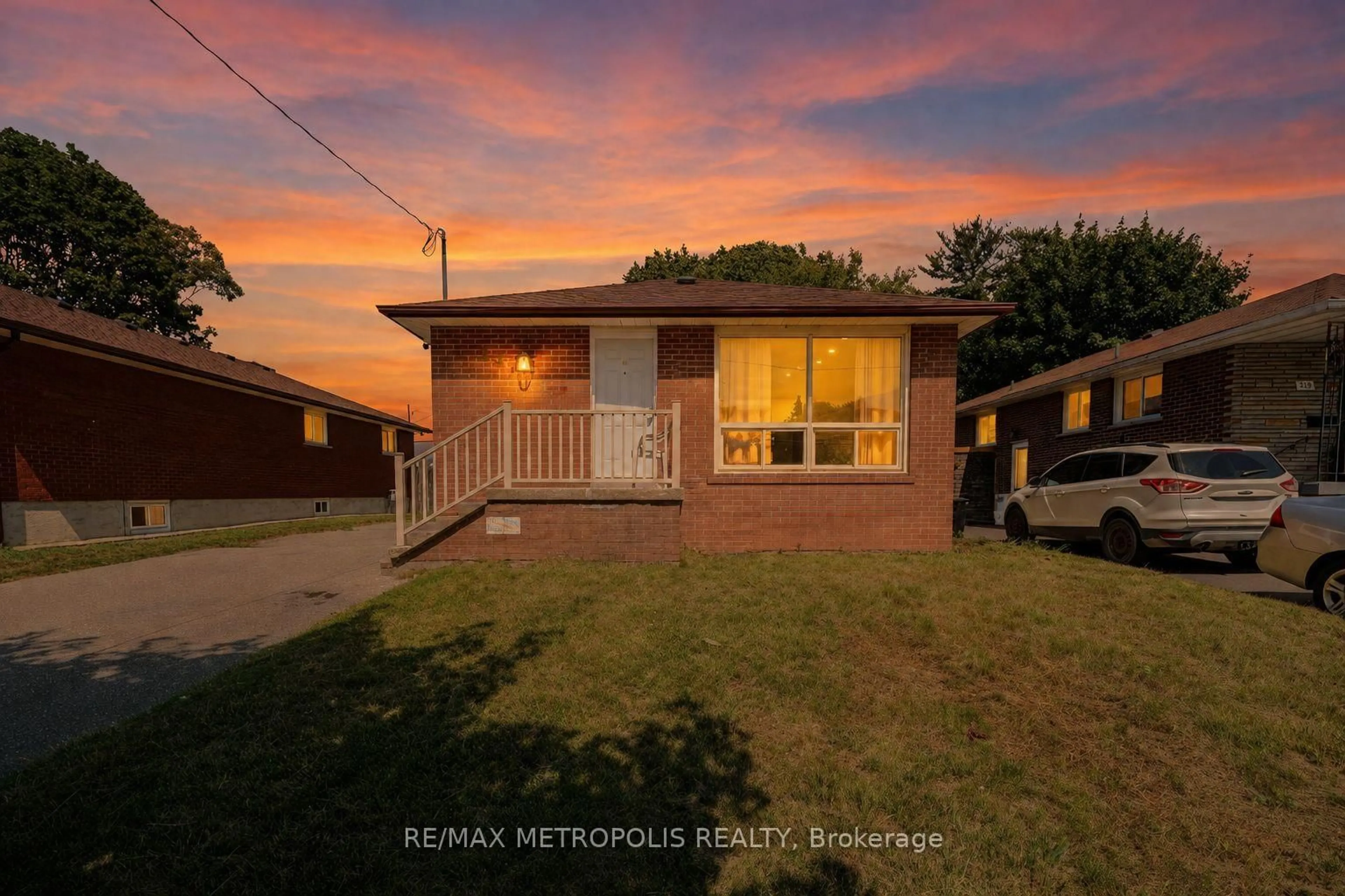 Home with brick exterior material, street for 235 Waverly St, Oshawa Ontario L1J 5V3