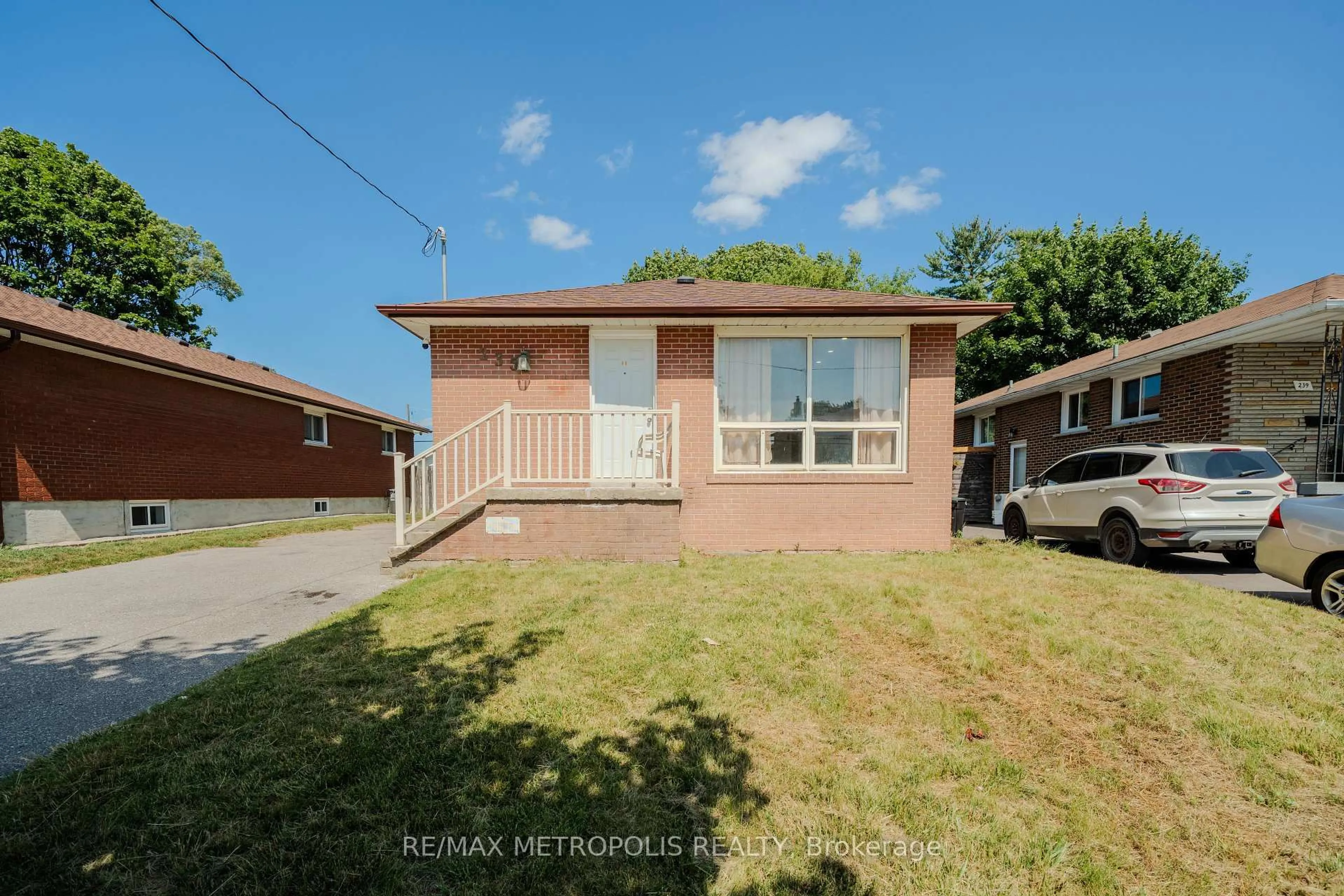 Home with brick exterior material, street for 235 Waverly St, Oshawa Ontario L1J 5V3