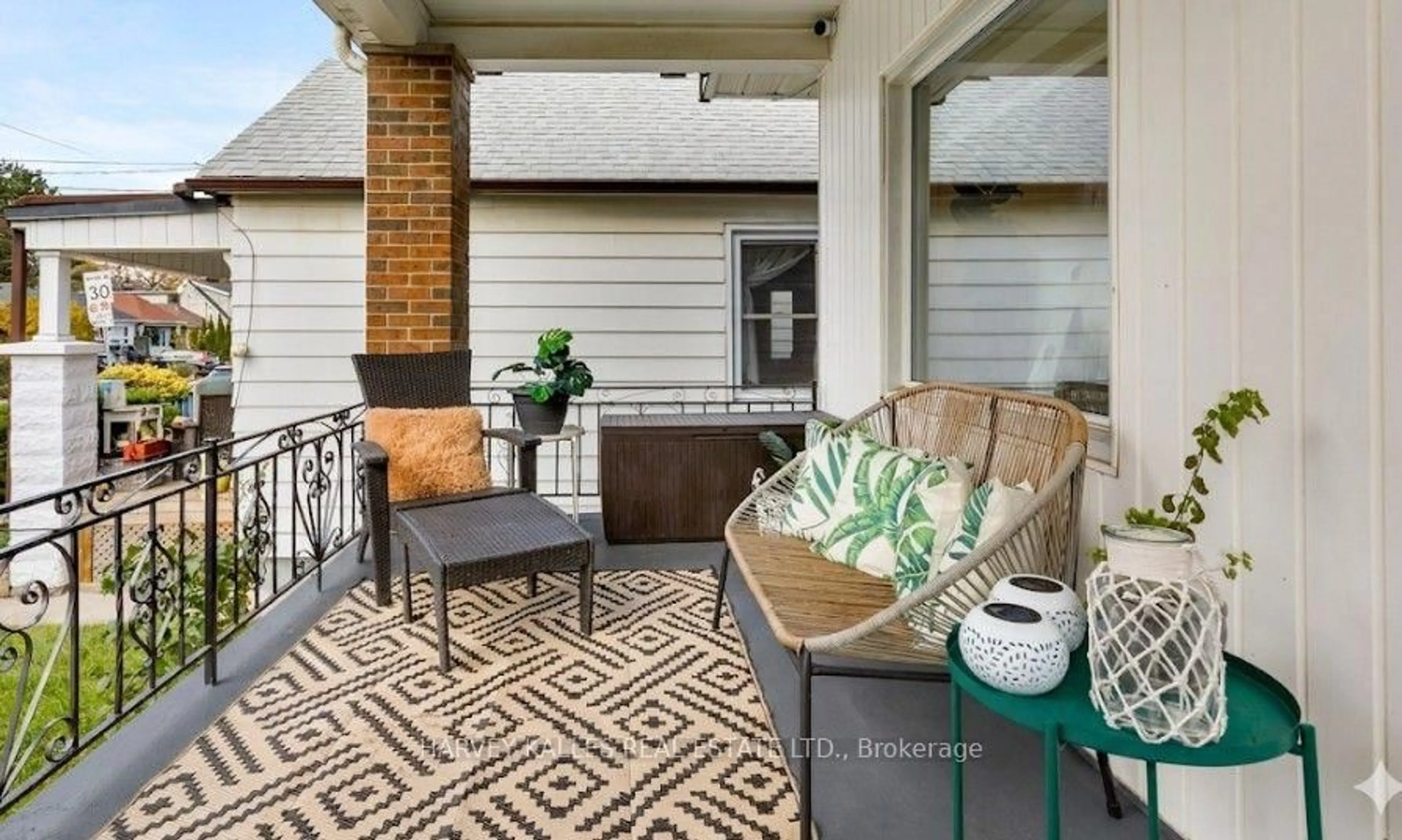 Patio, street for 139 King Edward Ave, Toronto Ontario M4C 5J7