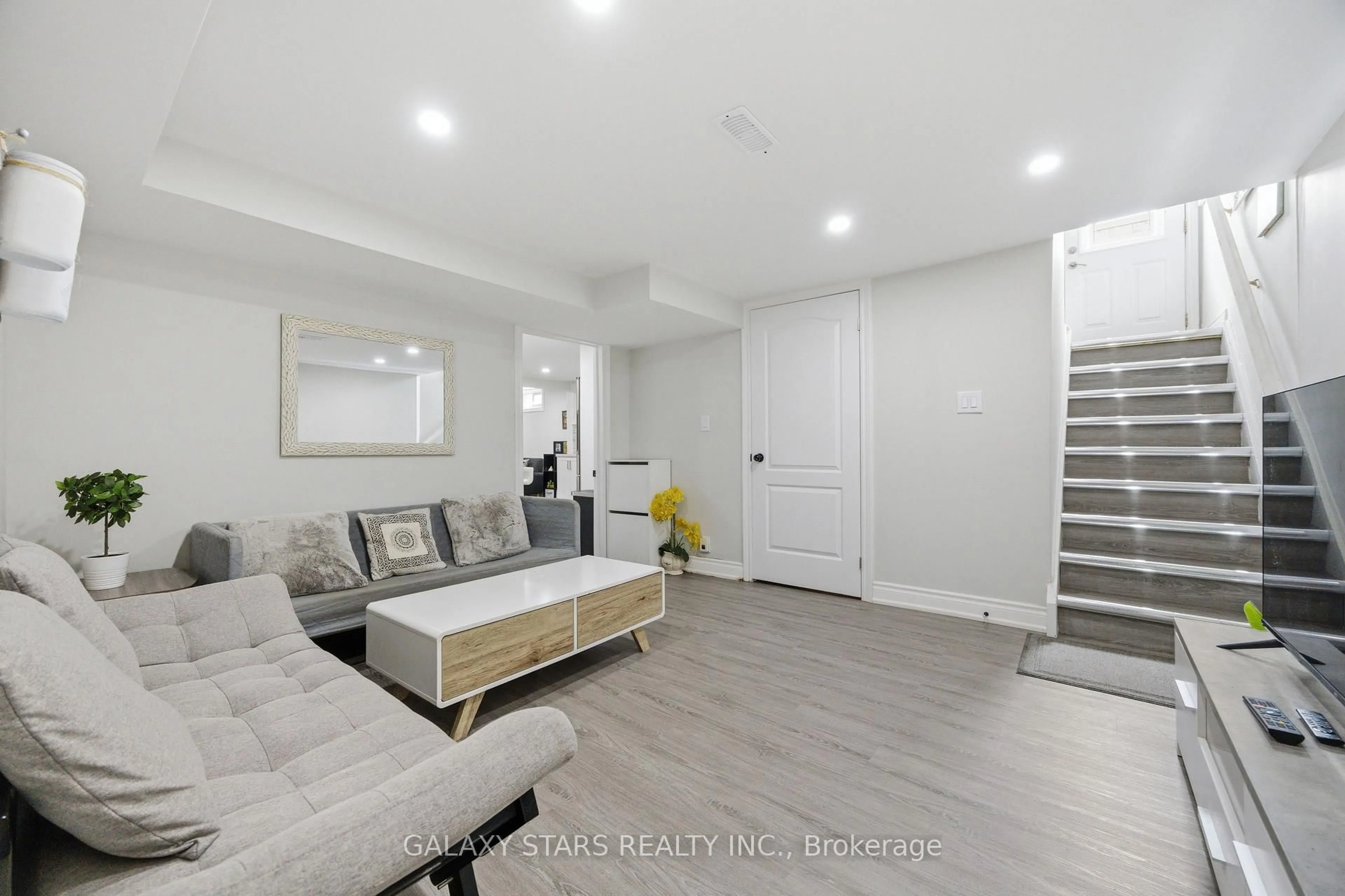 Living room with furniture, unknown for 1177 Lisgar Ave, Oshawa Ontario L1H 1T7