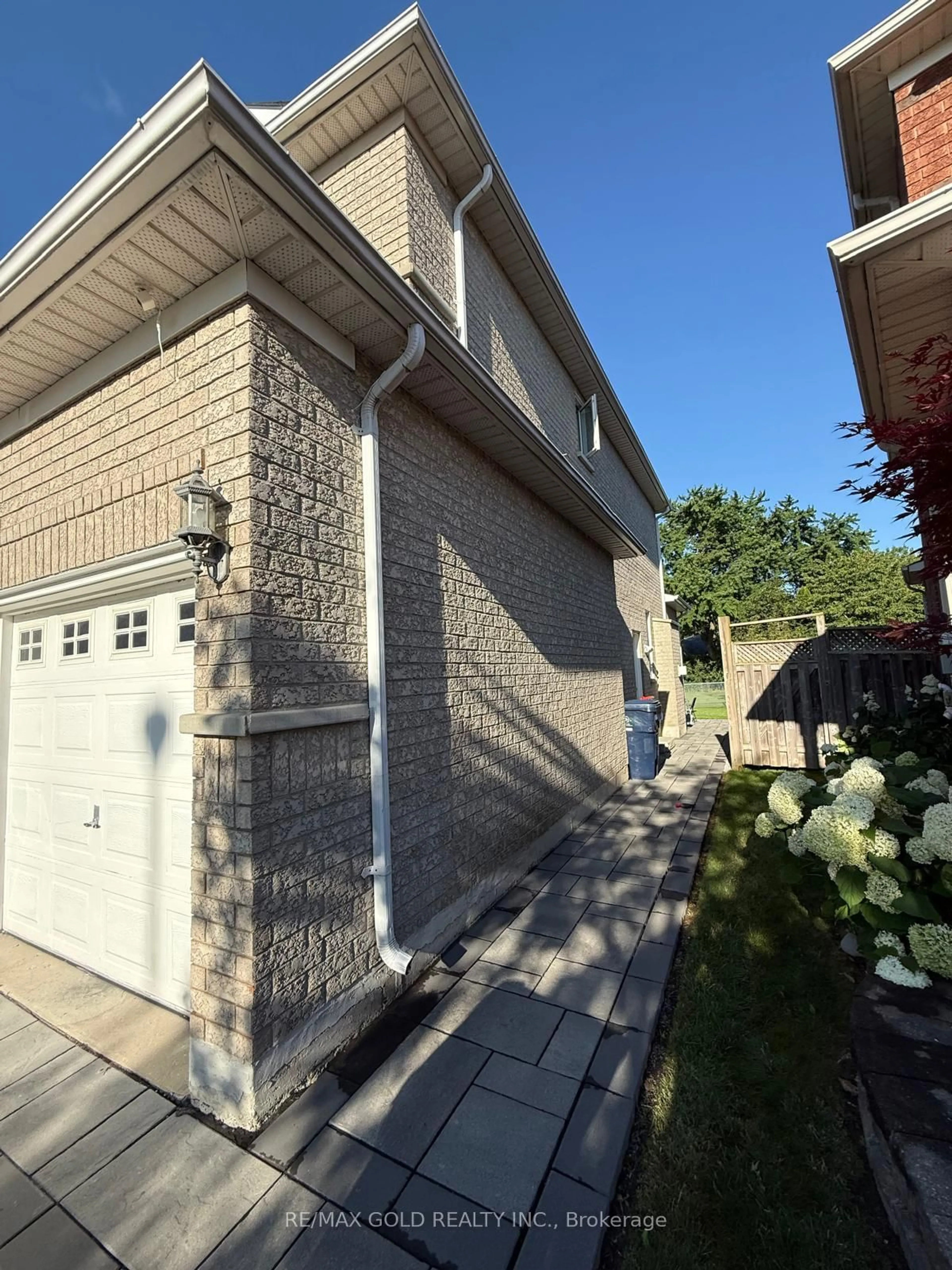 Home with brick exterior material, street for 42 Stonebridge Blvd, Toronto Ontario M1W 4A7