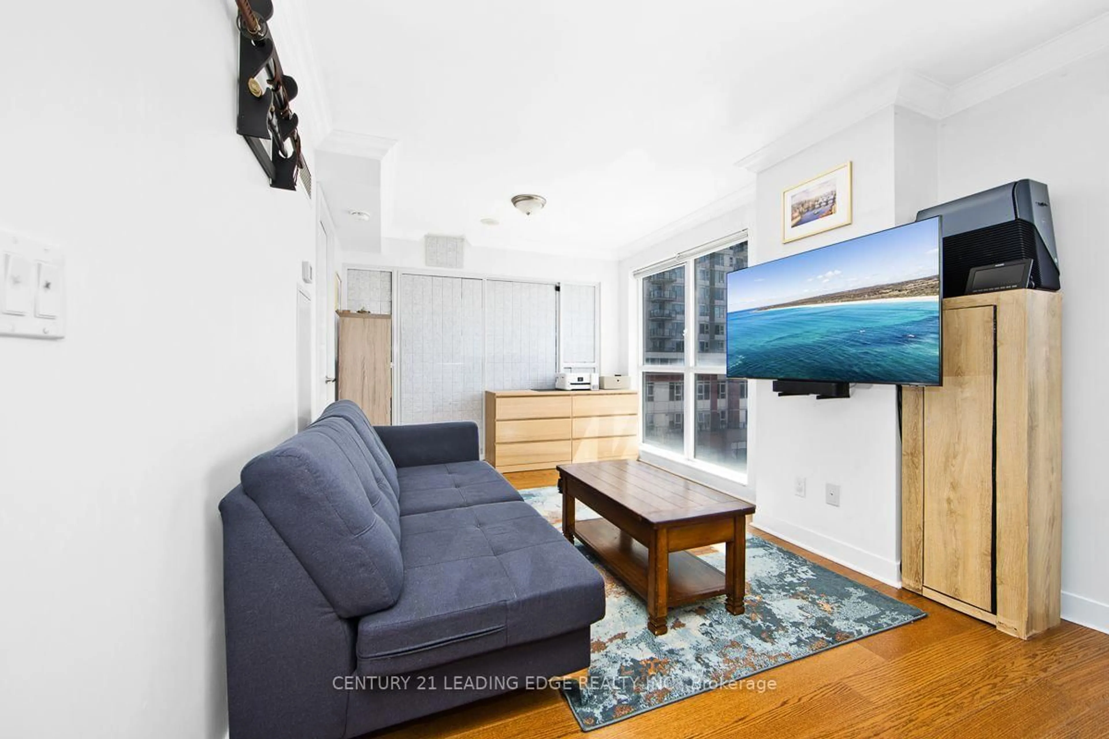 Living room with furniture, unknown for 50 TOWN CENTRE Crt #411, Toronto Ontario M1P 0A9