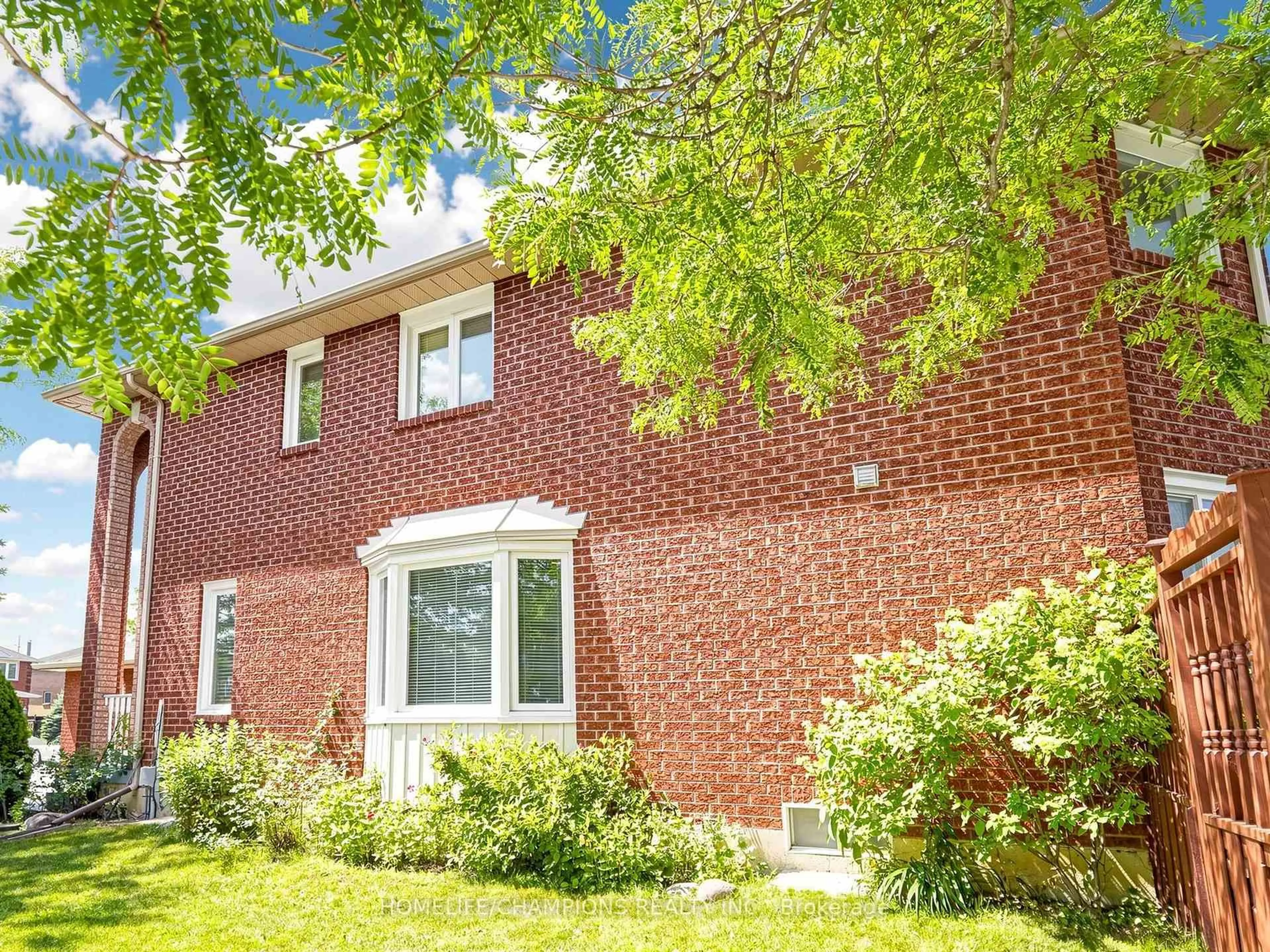 Home with brick exterior material, street for 1622 Sandhurst Cres, Pickering Ontario L1V 6R5