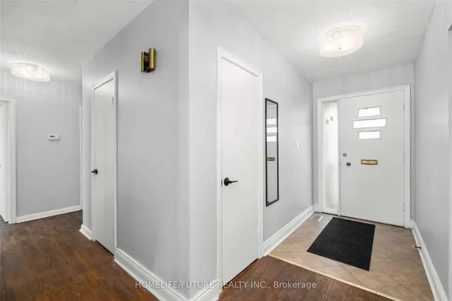 50 Benlight Cres, Toronto 4