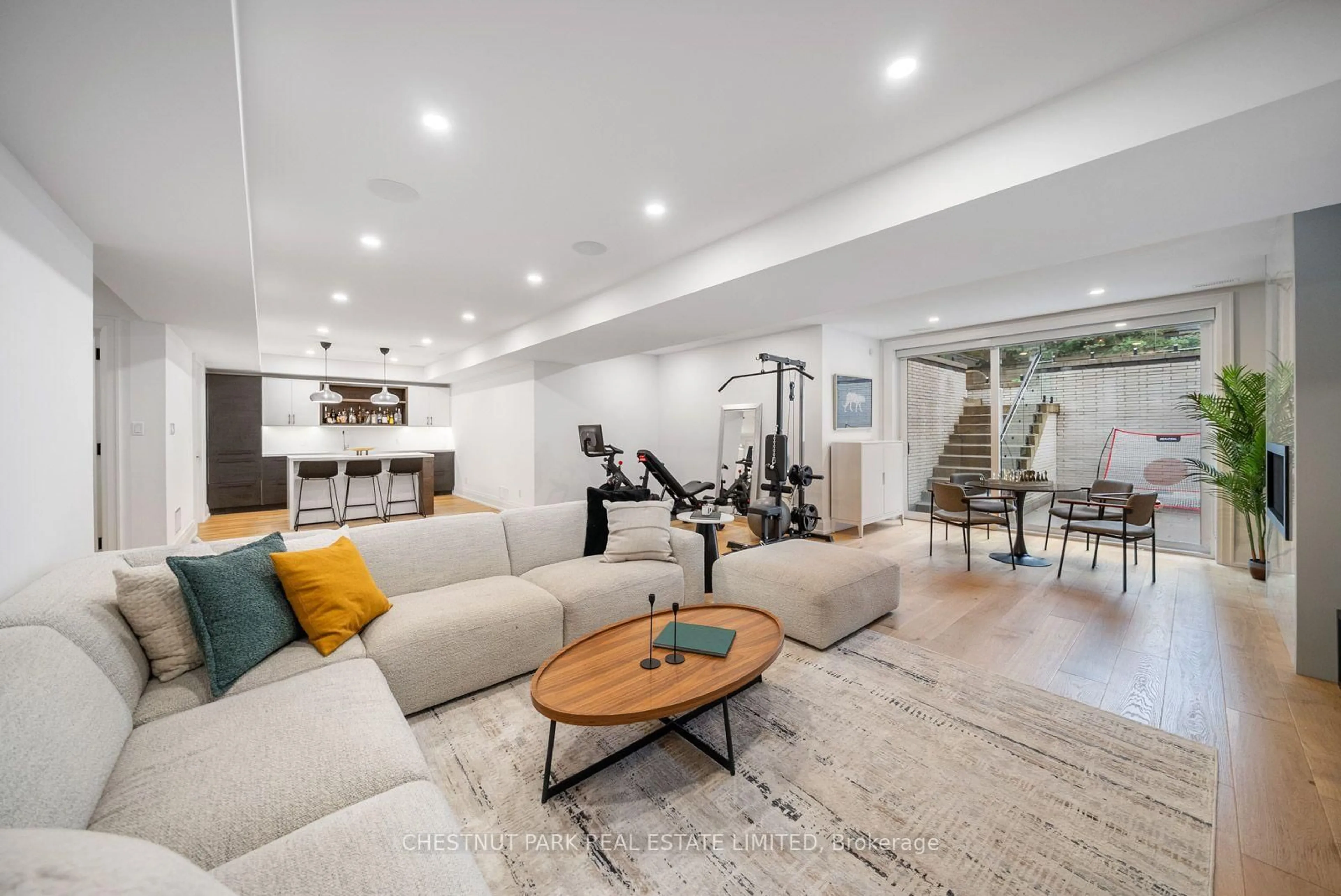 Living room with furniture, unknown for 142 Fallingbrook Rd, Toronto Ontario M1N 2T6