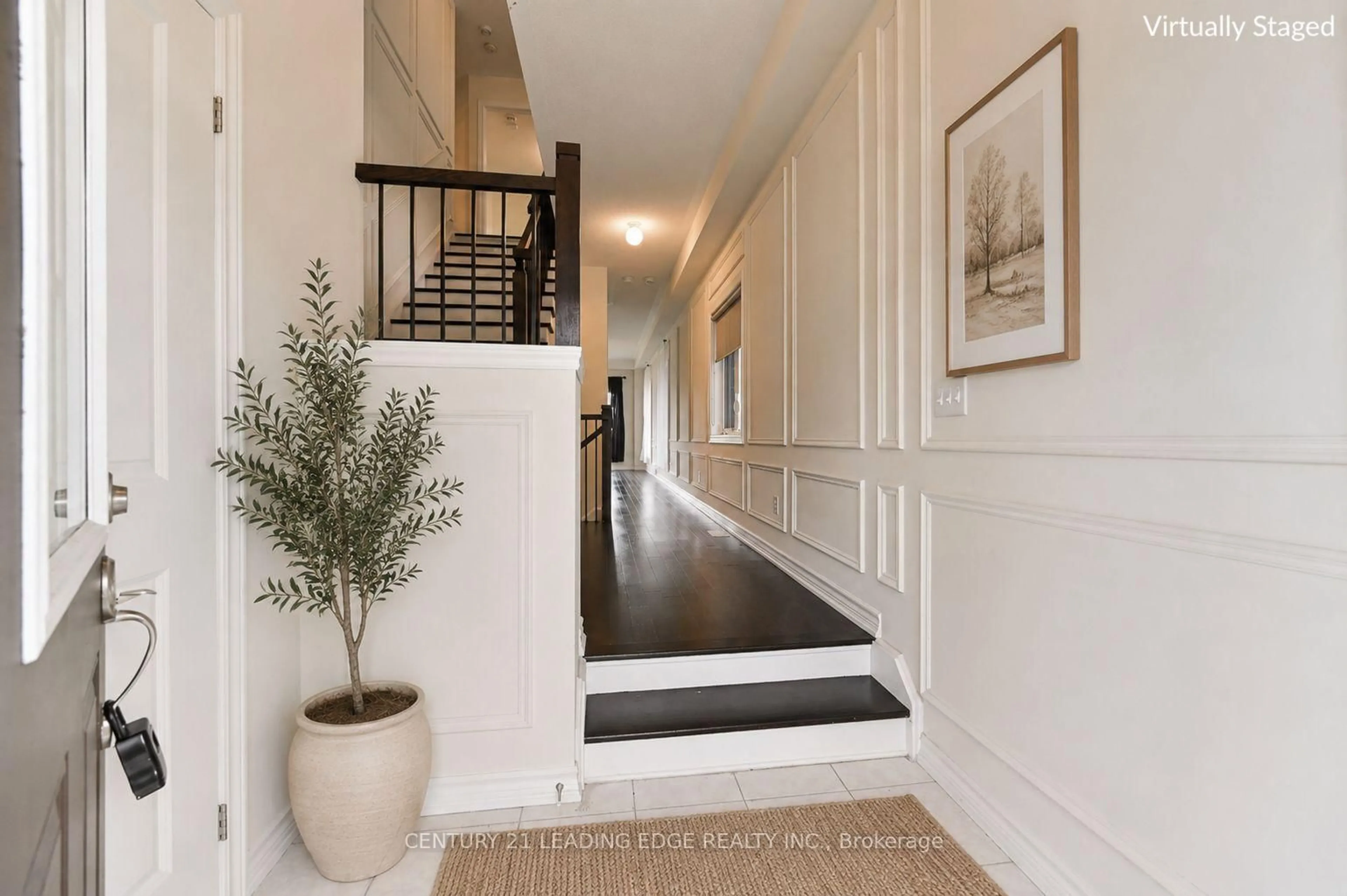Indoor entryway for 2408 Angora St, Pickering Ontario L1X 0M6