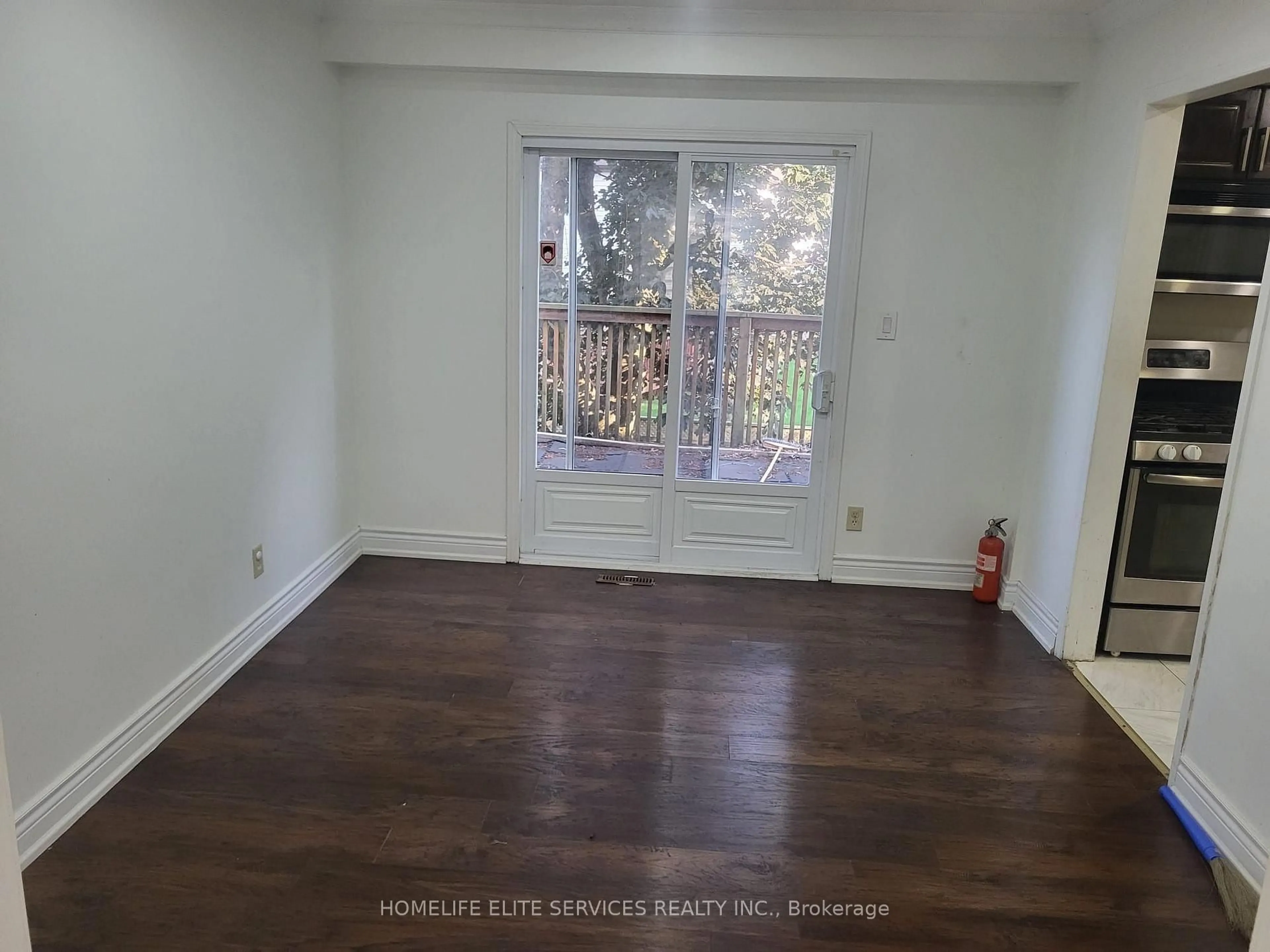 A pic of a room for 43 Bellwood Dr, Whitby Ontario L1N 2E3