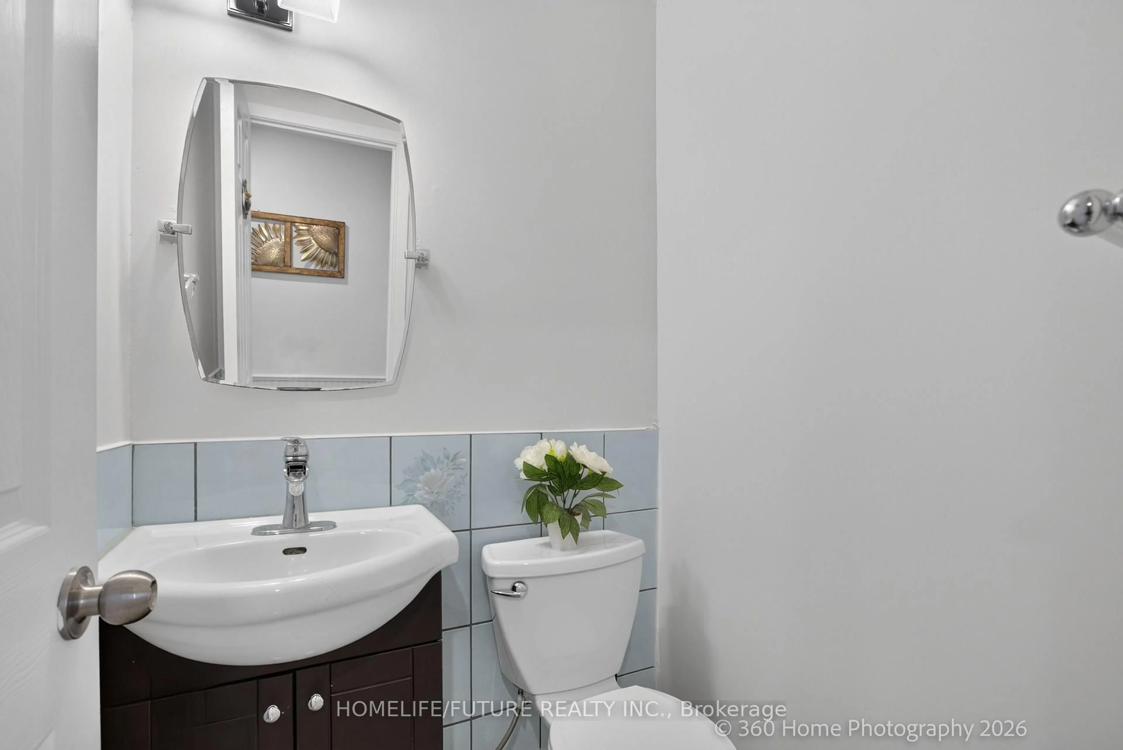 Standard bathroom, ceramic/tile floor for 45 Overlord Cres, Toronto Ontario M1B 4P6