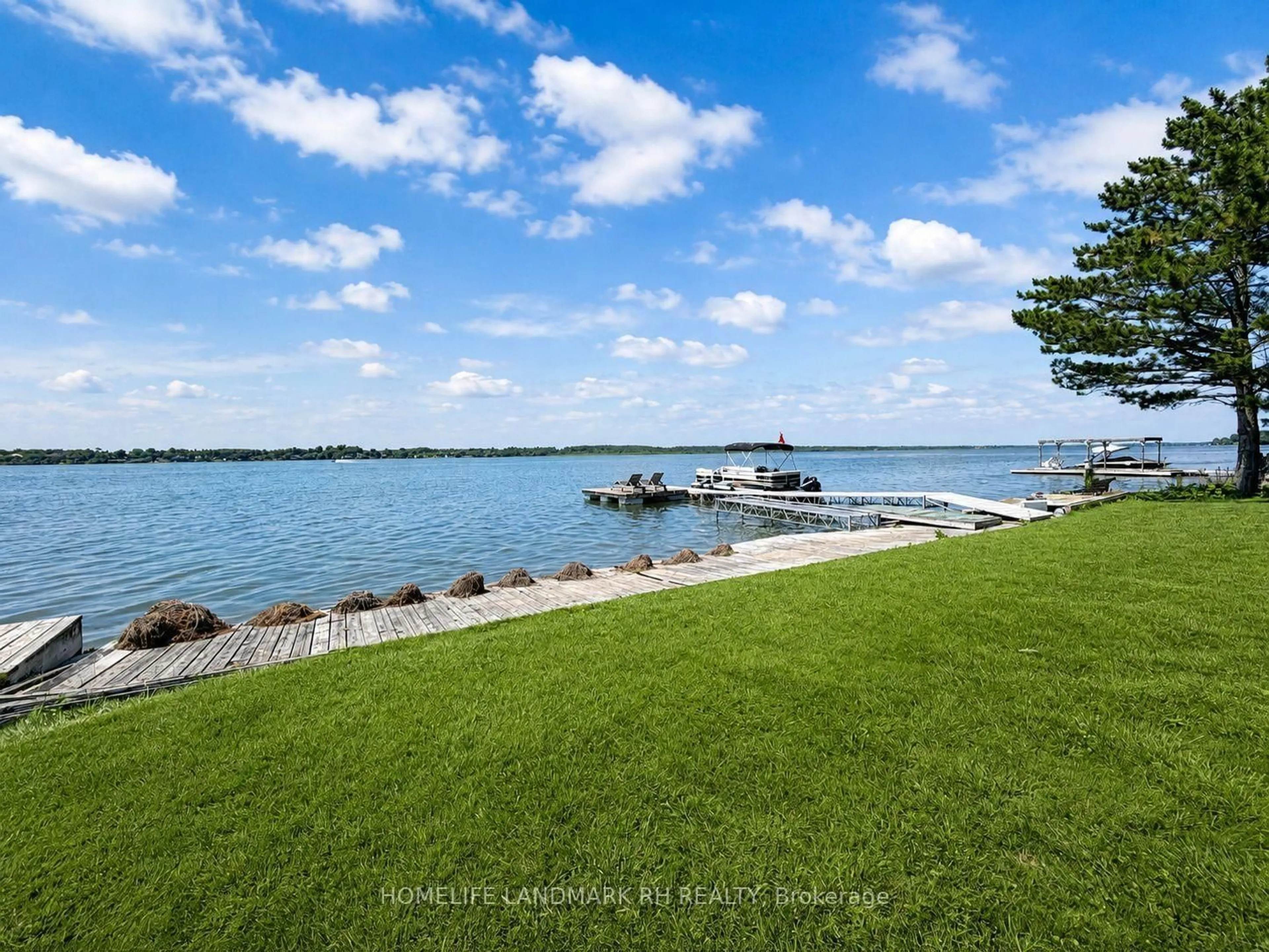 A pic from outside/outdoor area/front of a property/back of a property/a pic from drone, water/lake/river/ocean view for 186 Spring Blvd, Scugog Ontario L9L 1B4