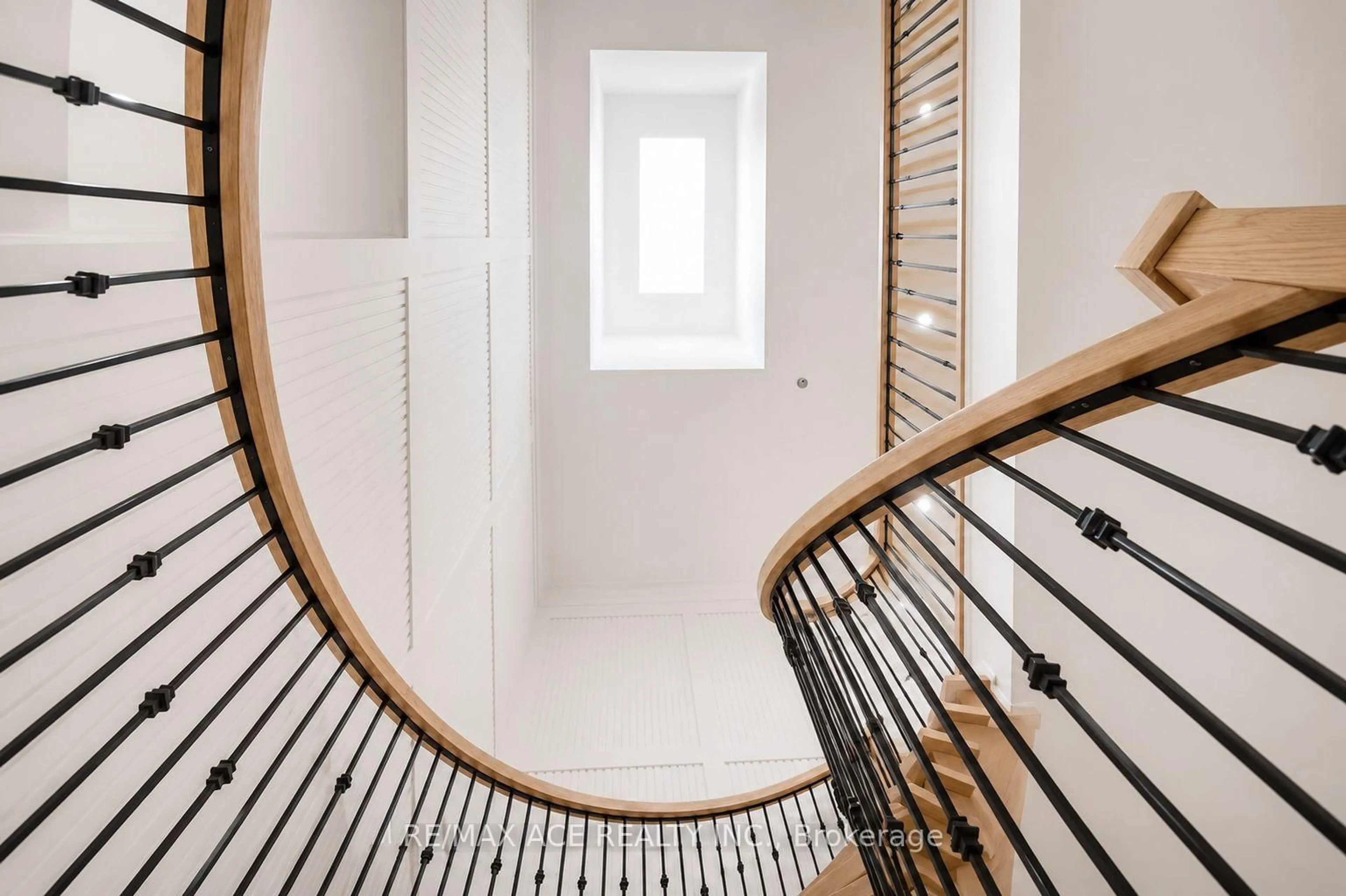 Stairs for 12 Euclid Ave, Toronto Ontario M1C 1J6