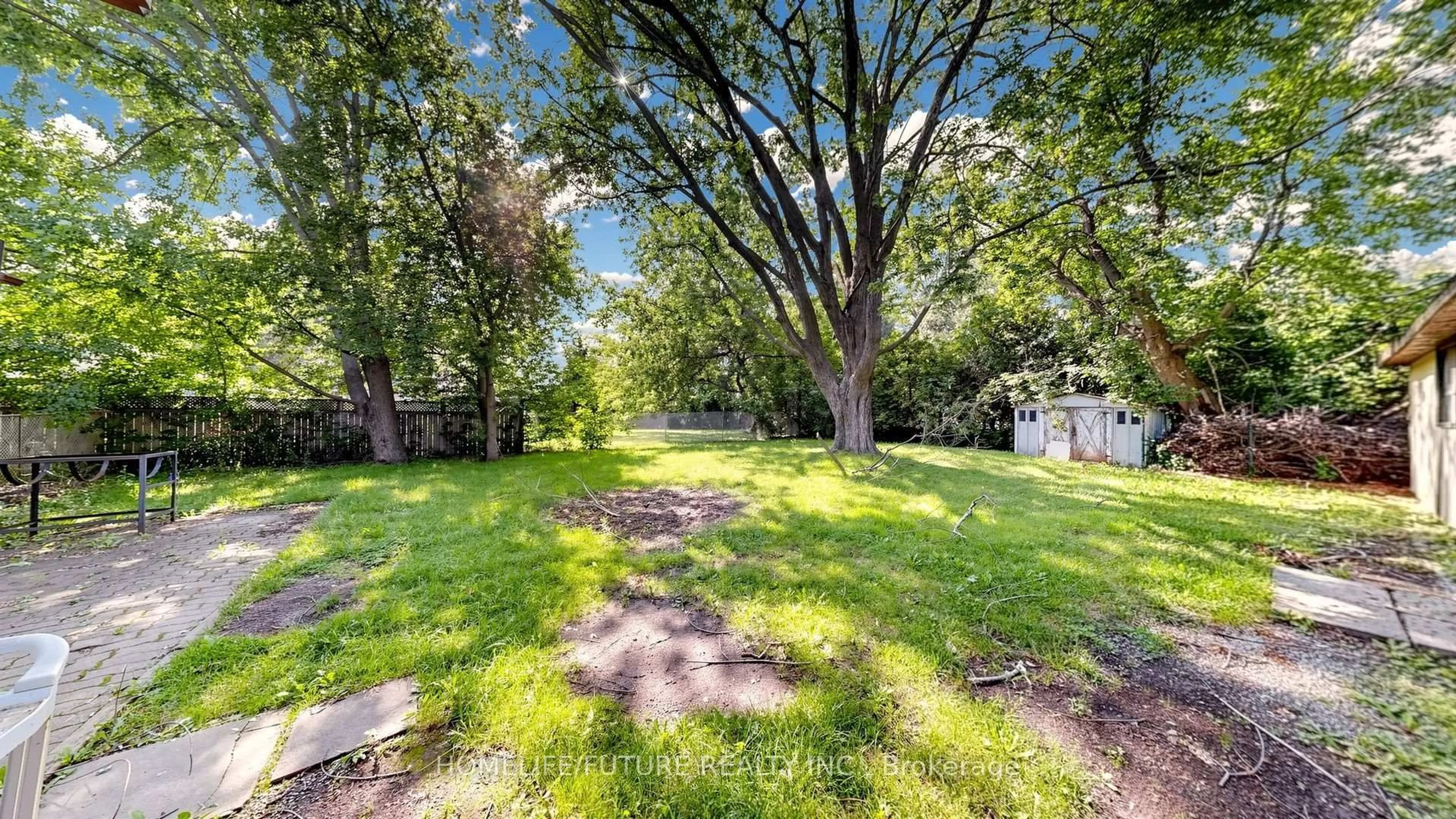 A pic from outside/outdoor area/front of a property/back of a property/a pic from drone, forest/trees view for 804 Dundas St, Whitby Ontario L1N 2N5