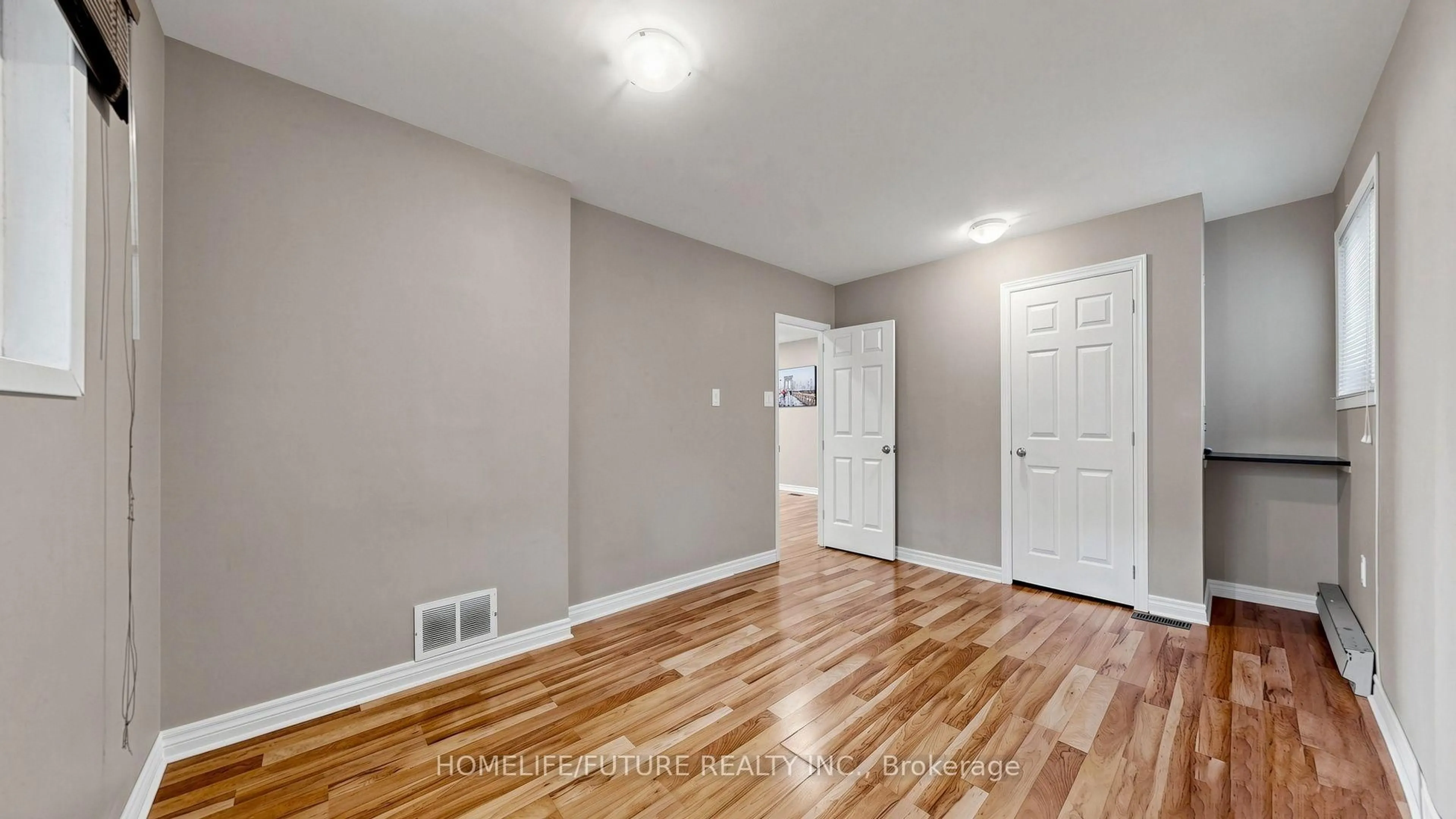 A pic of a room for 804 Dundas St, Whitby Ontario L1N 2N5