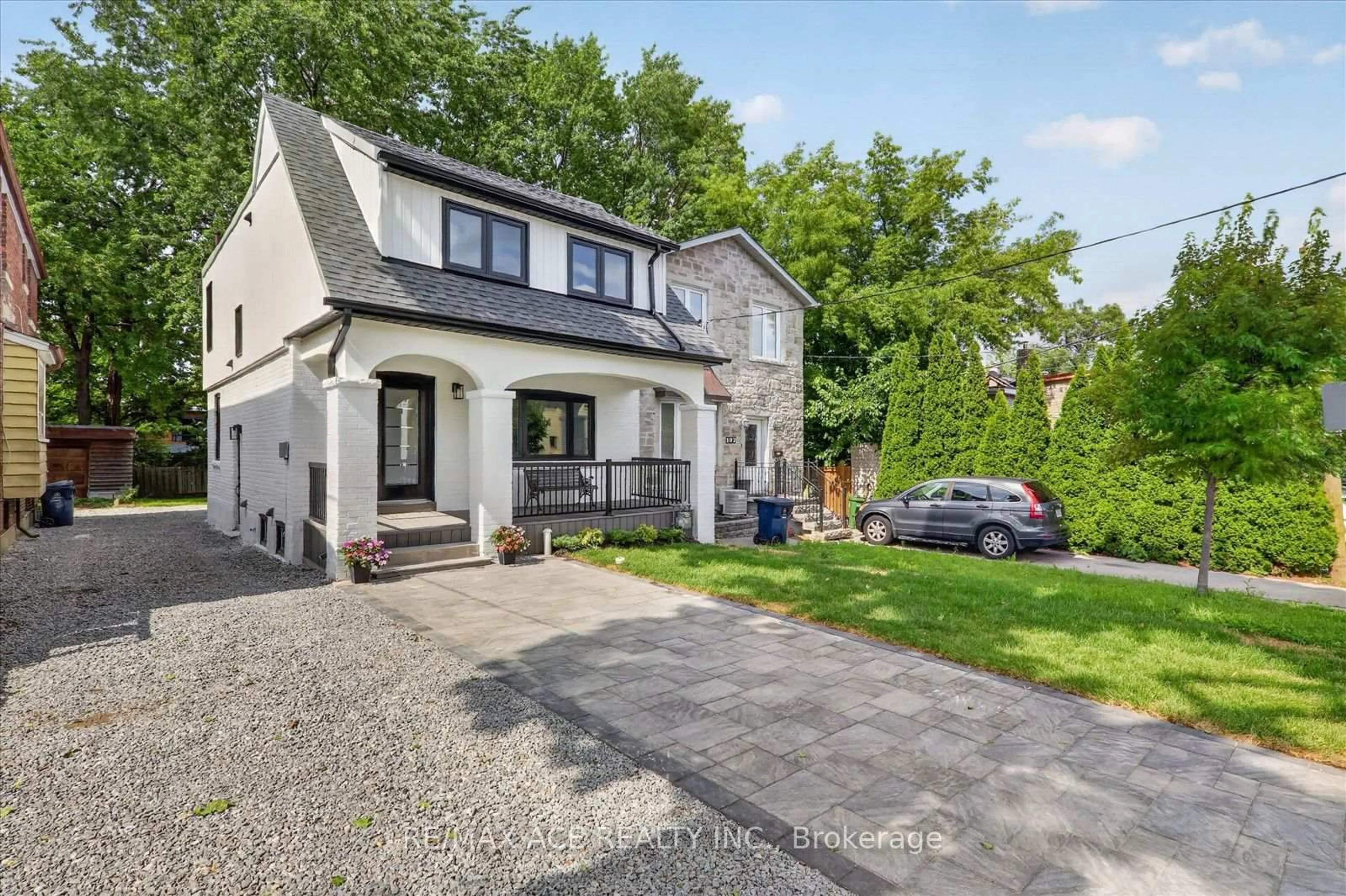 A pic from outside/outdoor area/front of a property/back of a property/a pic from drone, street for 100 Dunkirk Rd, Toronto Ontario M4C 2M6