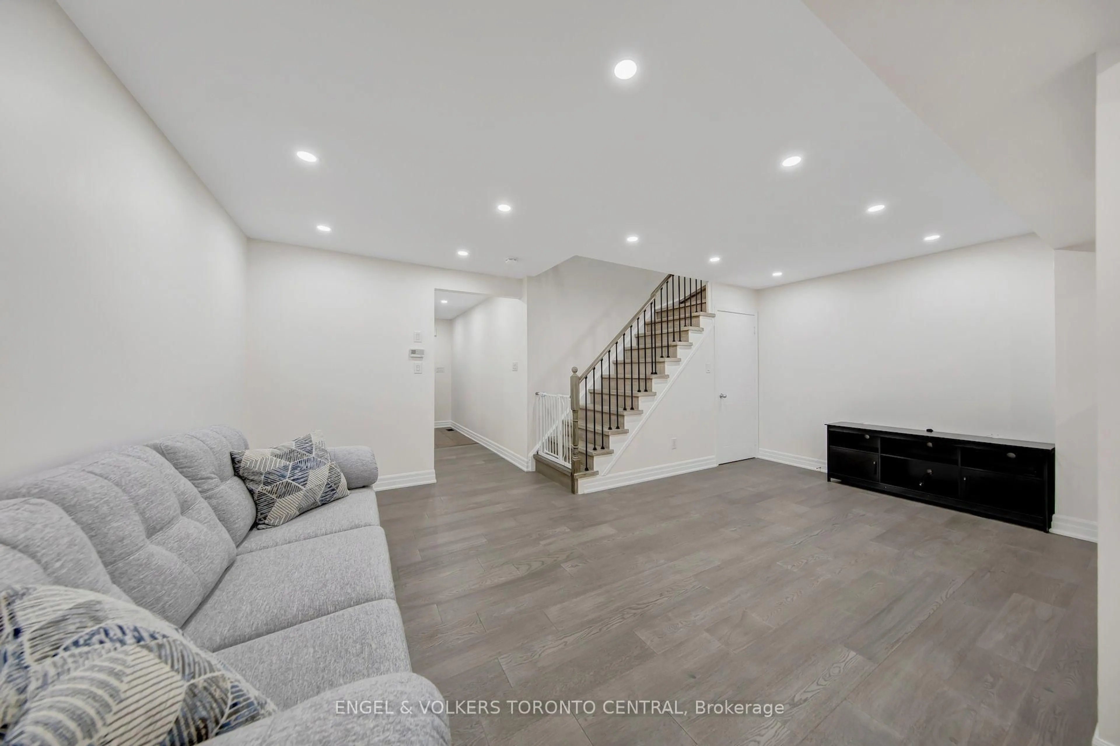 Unknown for 1511 Glenbourne Dr, Oshawa Ontario L1K 0M5
