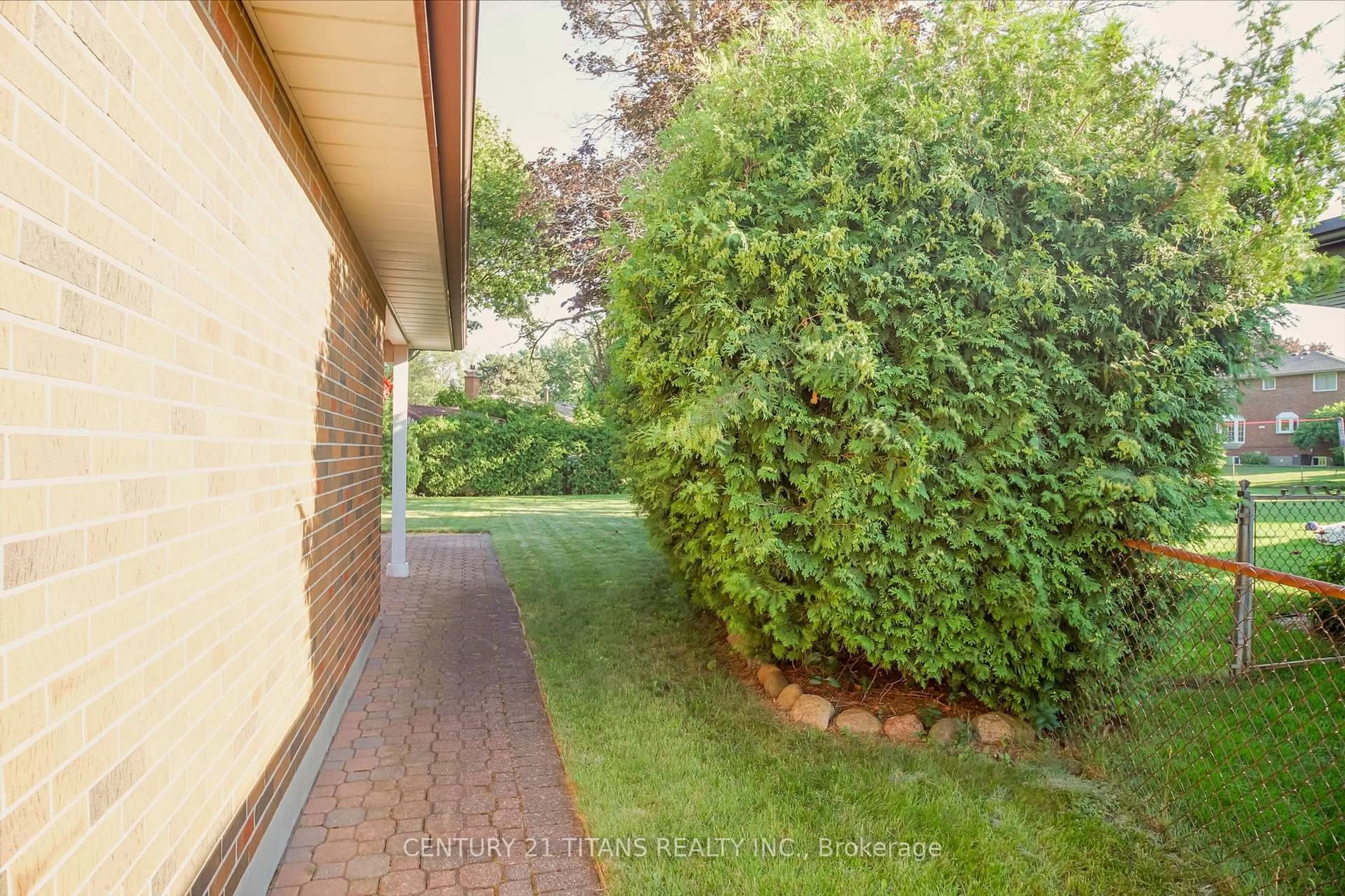 Patio, street for 9 Minos Cres, Toronto Ontario M1G 3P8