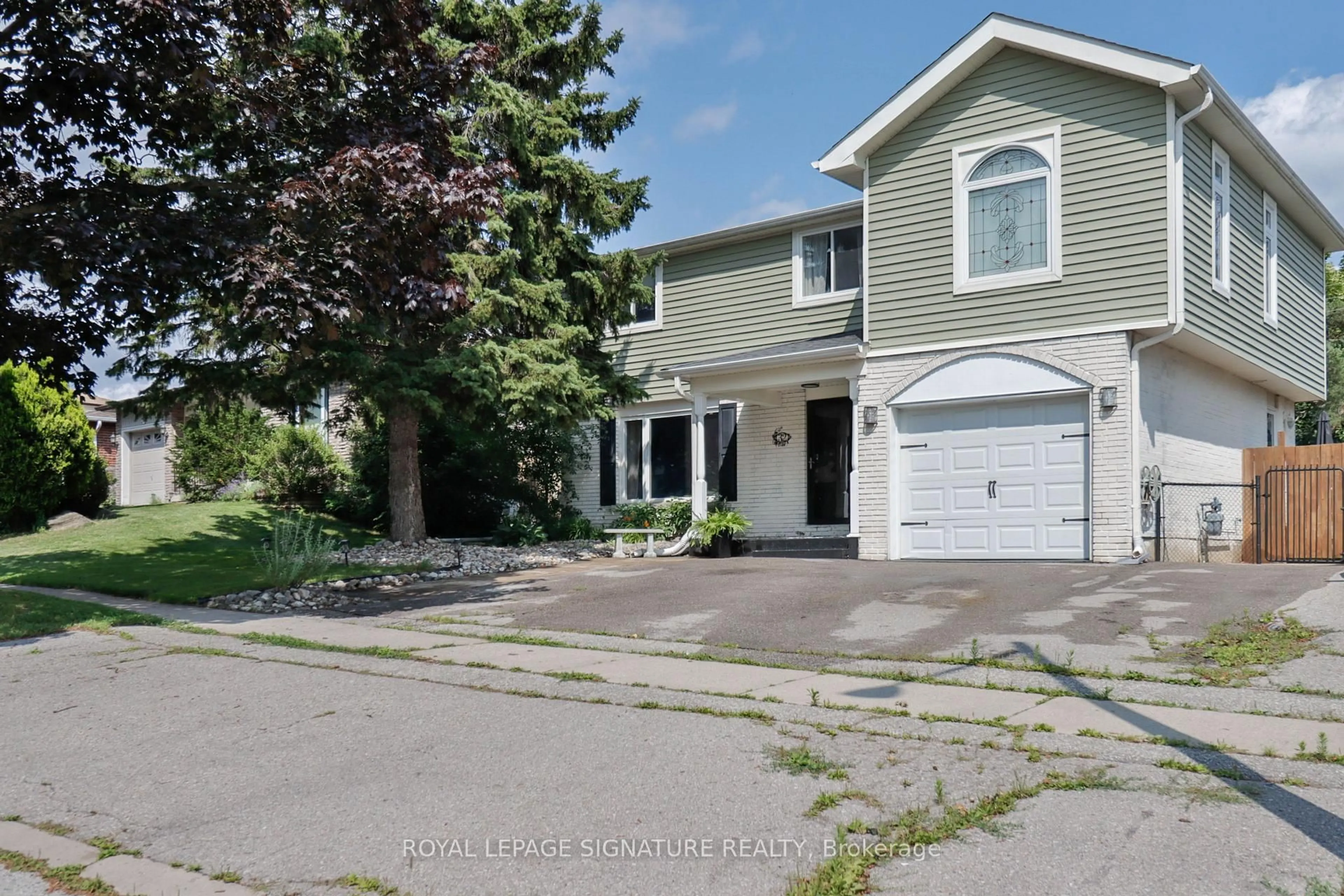 Unknown for 32 Harland Cres, Ajax Ontario L1S 1J9