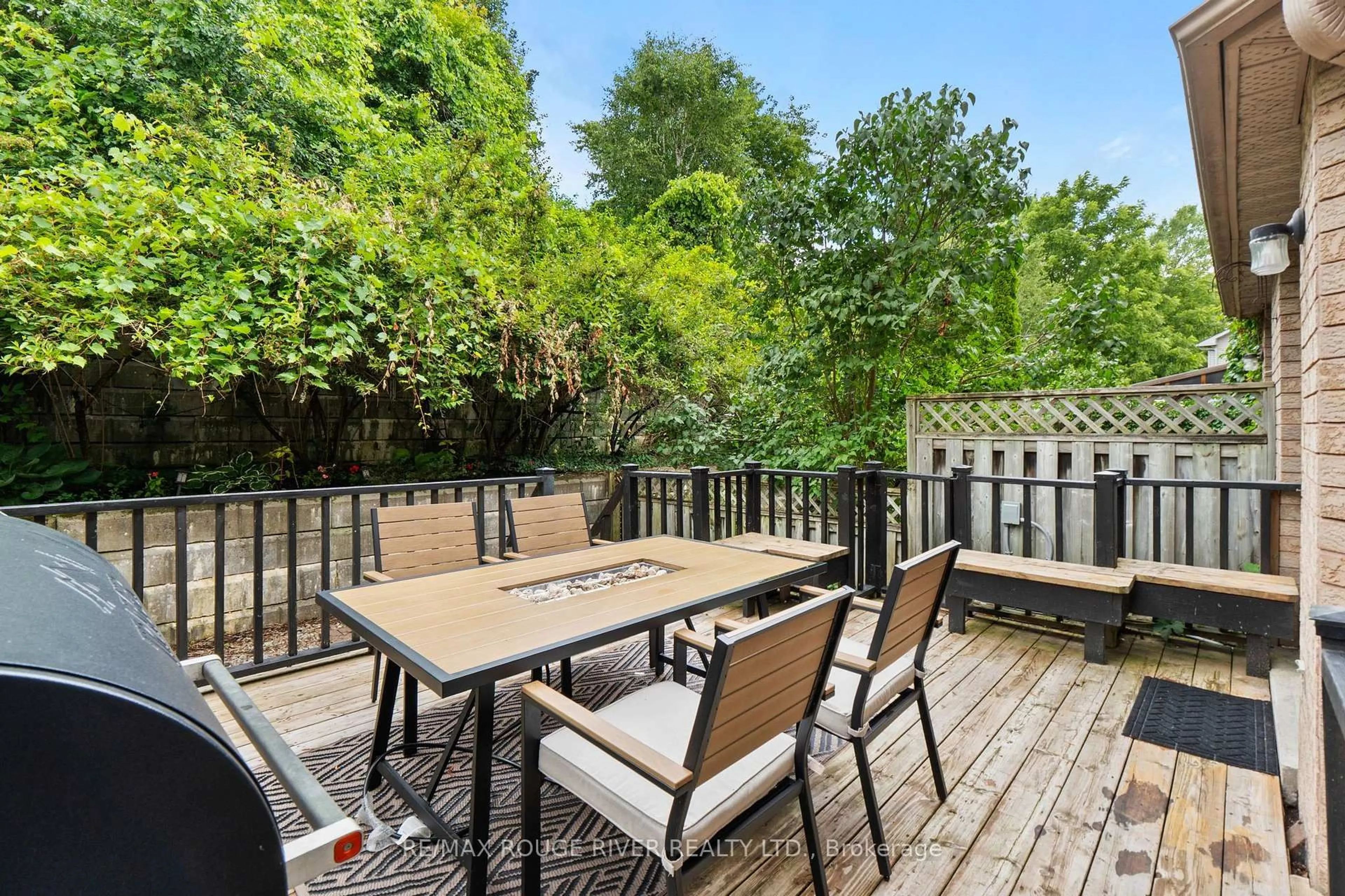 Patio, street for 67 Trewin Lane, Clarington Ontario L1C 4X1