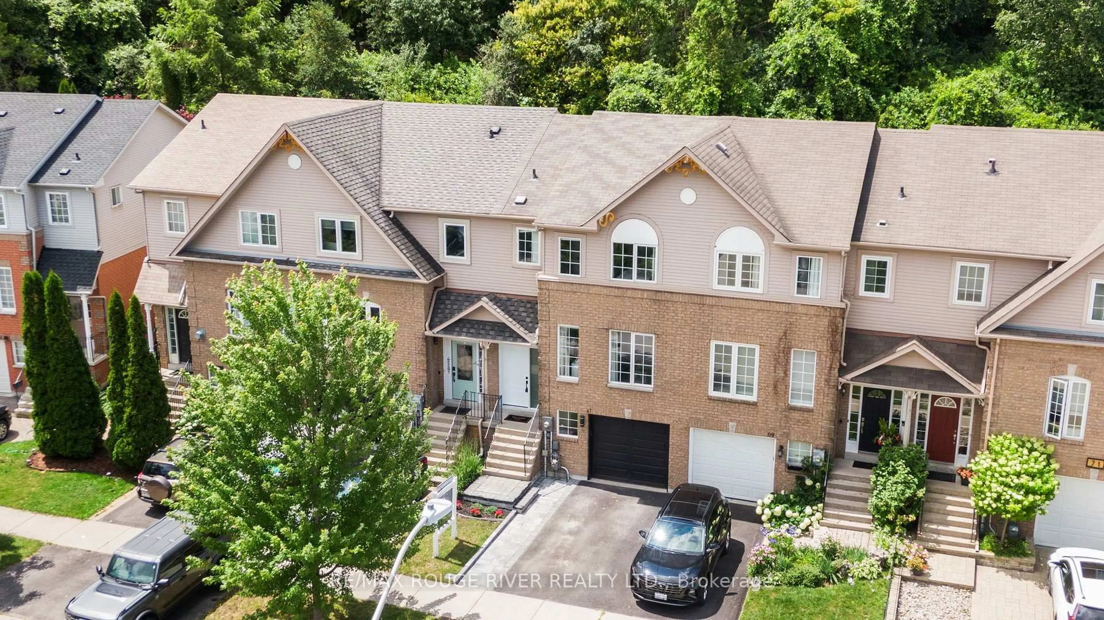 A pic from outside/outdoor area/front of a property/back of a property/a pic from drone, street for 67 Trewin Lane, Clarington Ontario L1C 4X1