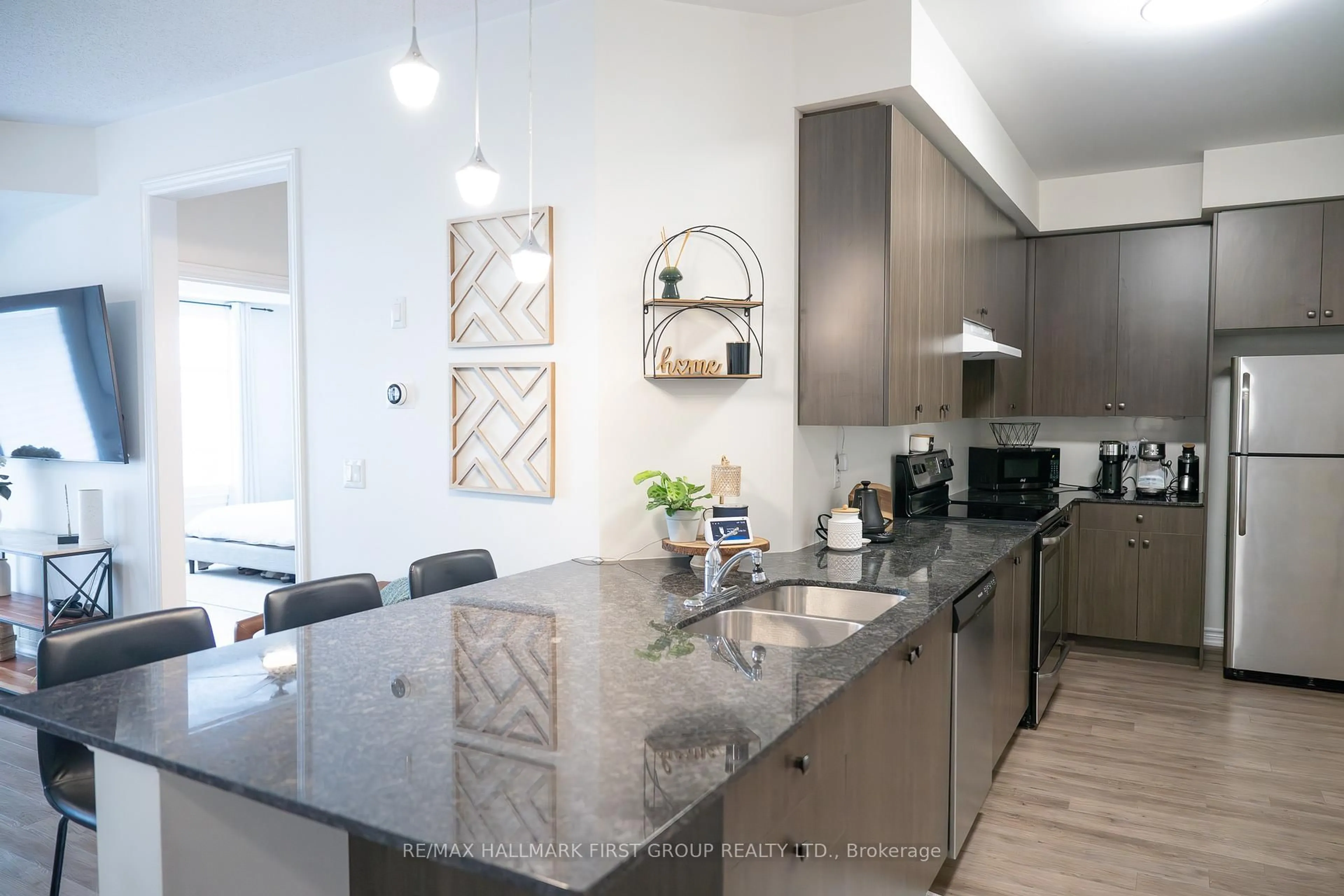 Open concept kitchen, ceramic/tile floor for 1430 Gord Vinson Ave #33, Clarington Ontario L1E 0J6