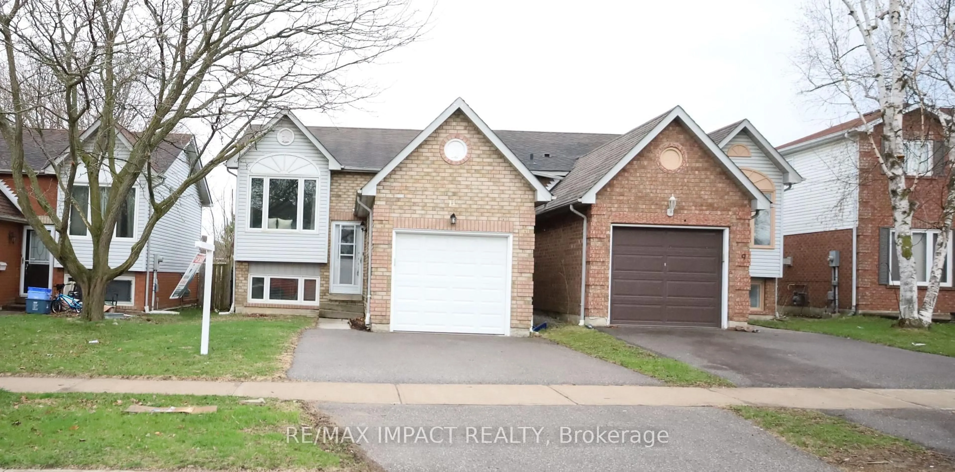 Home with brick exterior material, street for 11 Fenwick Ave, Clarington Ontario L1C 4R6