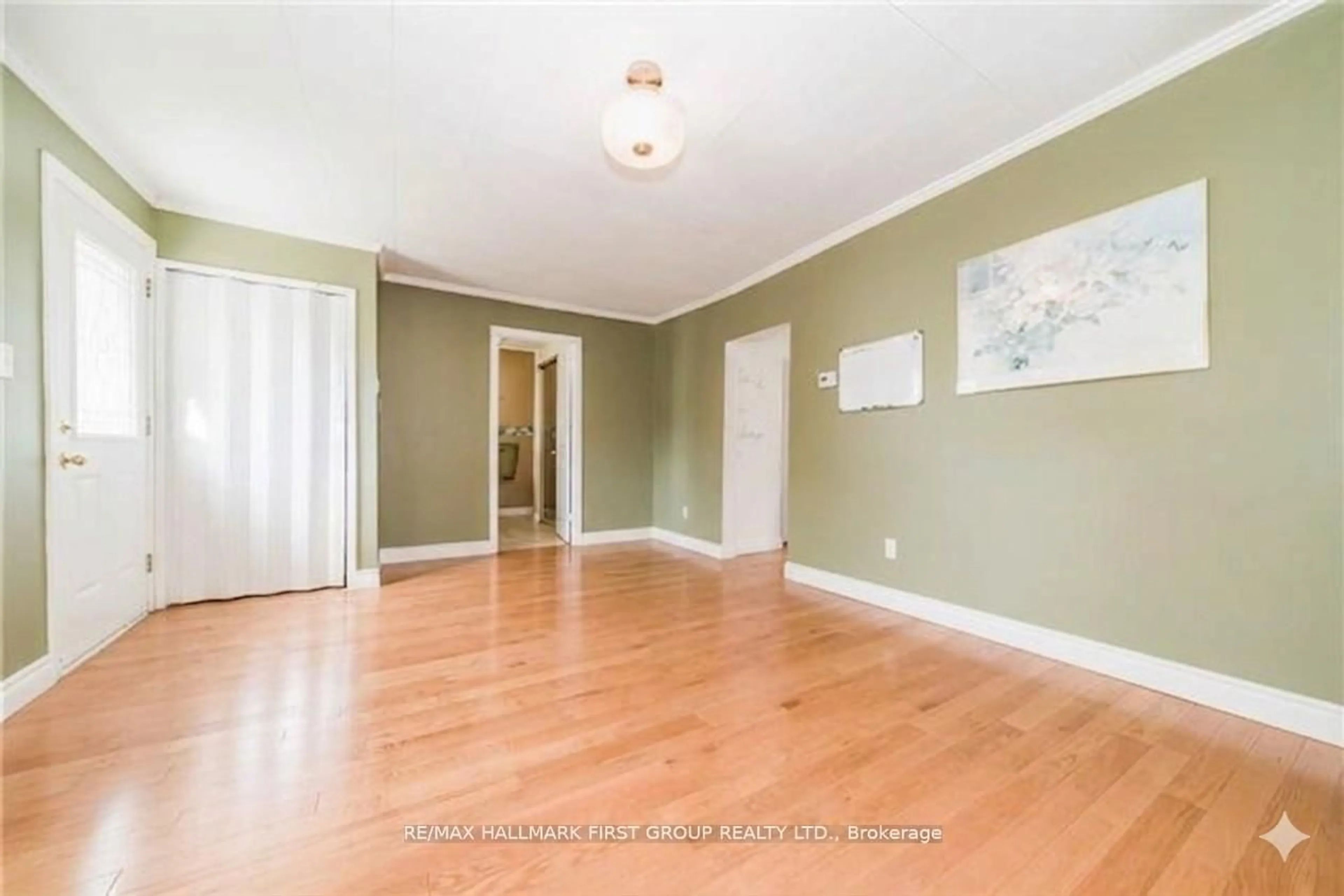 A pic of a room for 24 George St, Ajax Ontario L1S 1S5
