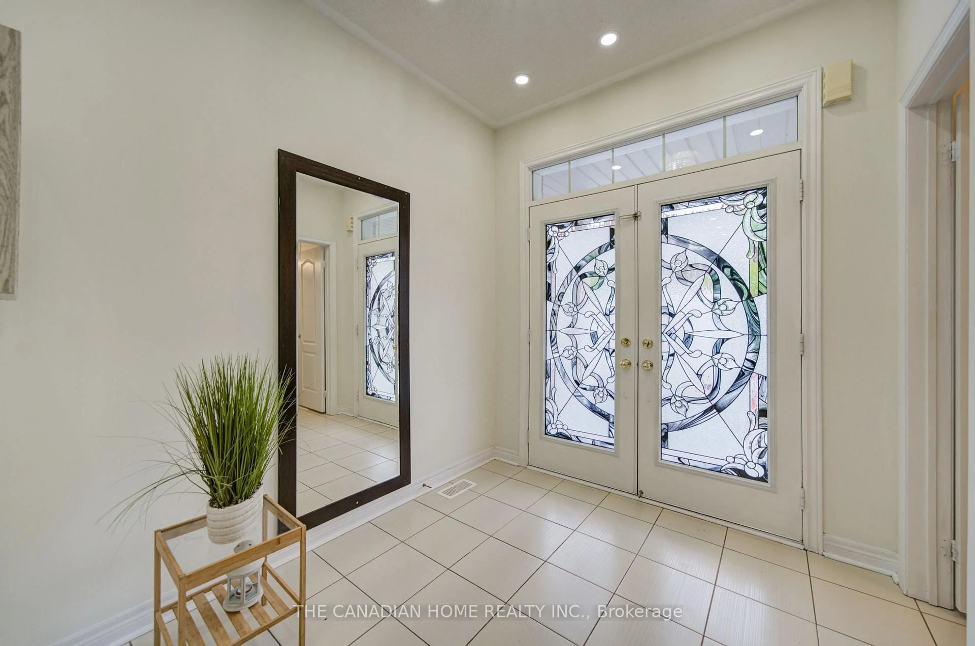 Indoor entryway for 1599 Brandy Crt, Pickering Ontario L1X 0C8