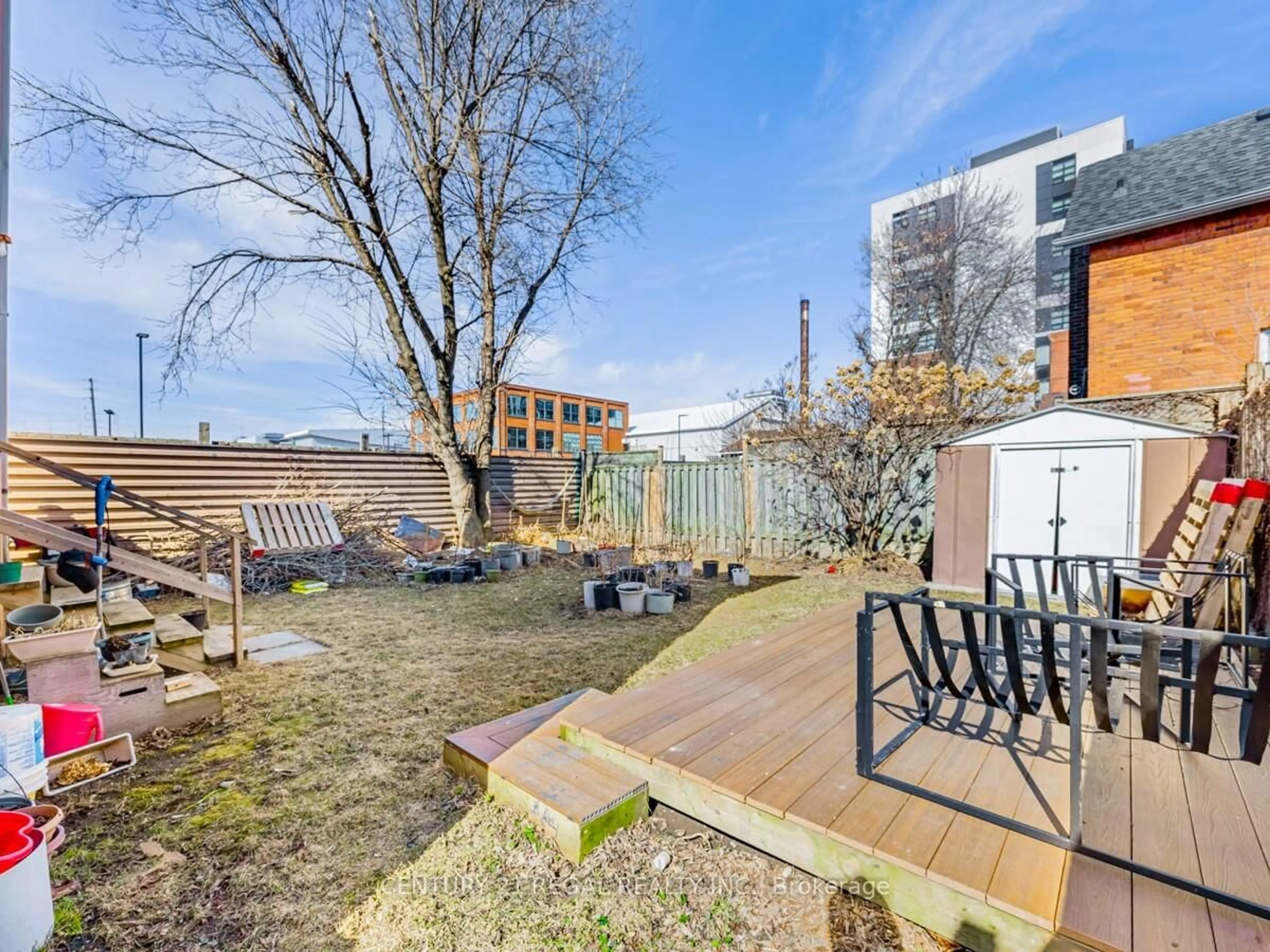 Patio, street for 160 Bruce St, Oshawa Ontario L1H 1R2