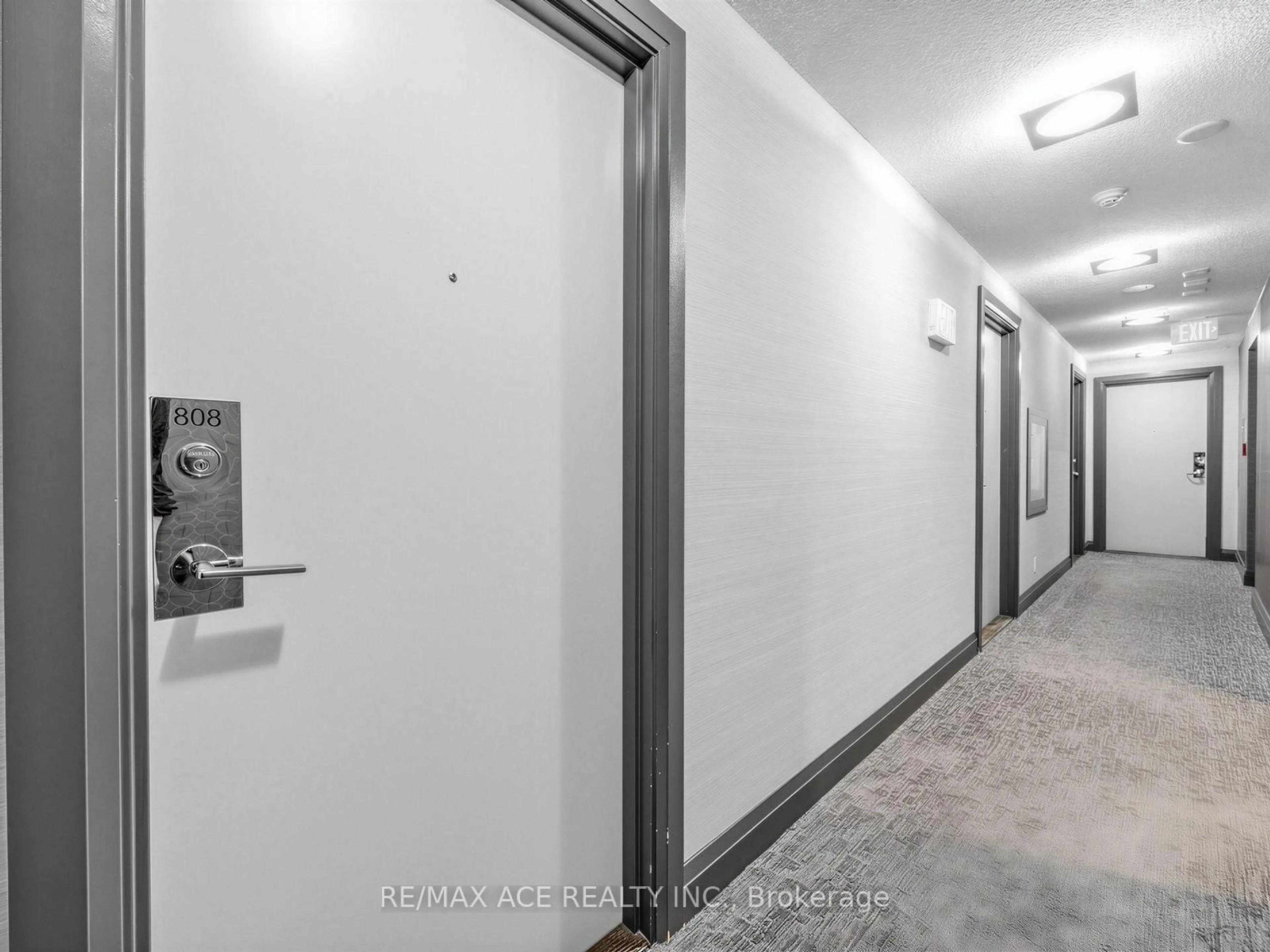 Indoor foyer for 25 Town Centre Crt #808, Toronto Ontario M1P 0B4