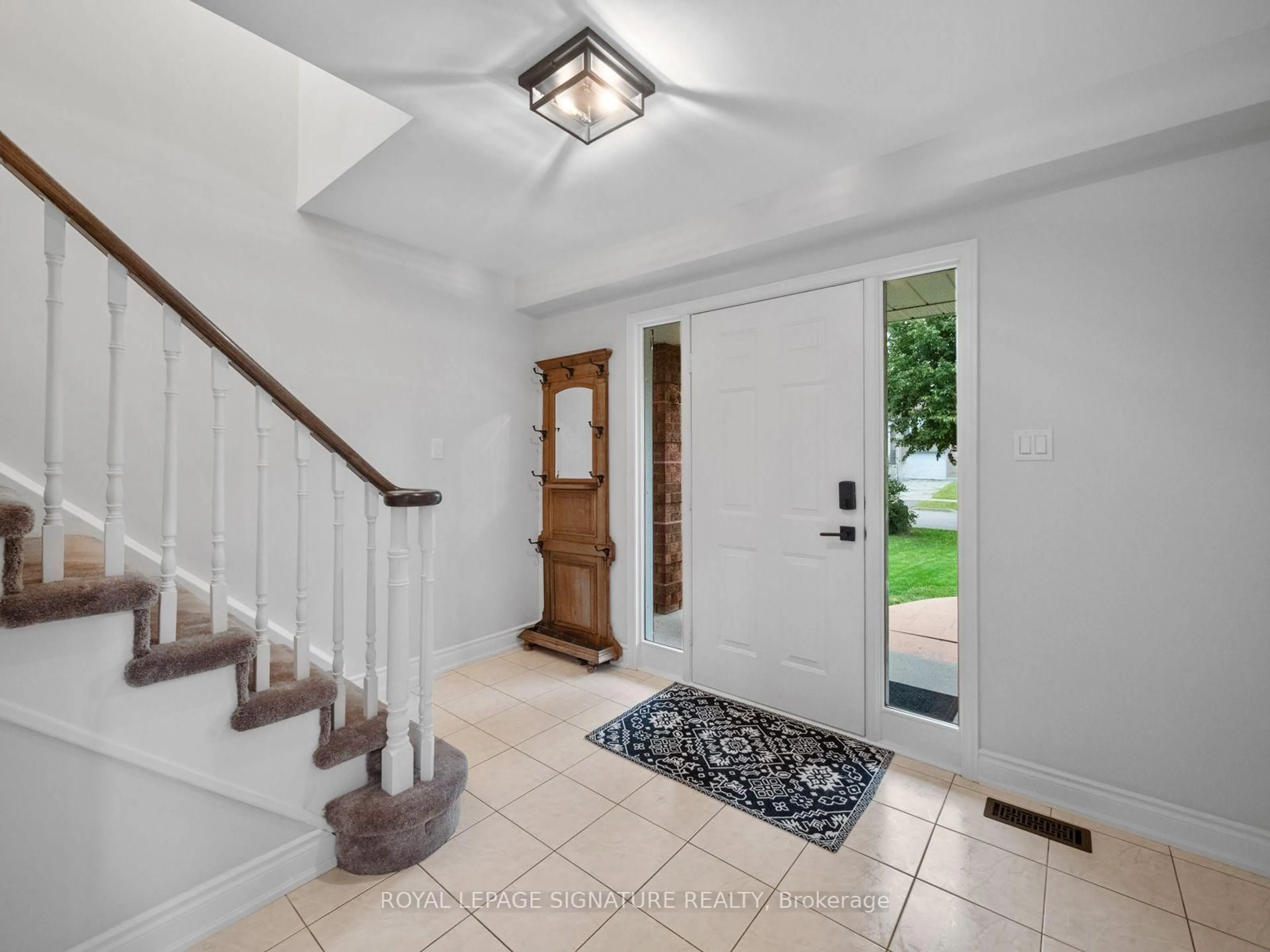 Indoor entryway for 51 Kintyre St, Clarington Ontario L1E 2E3