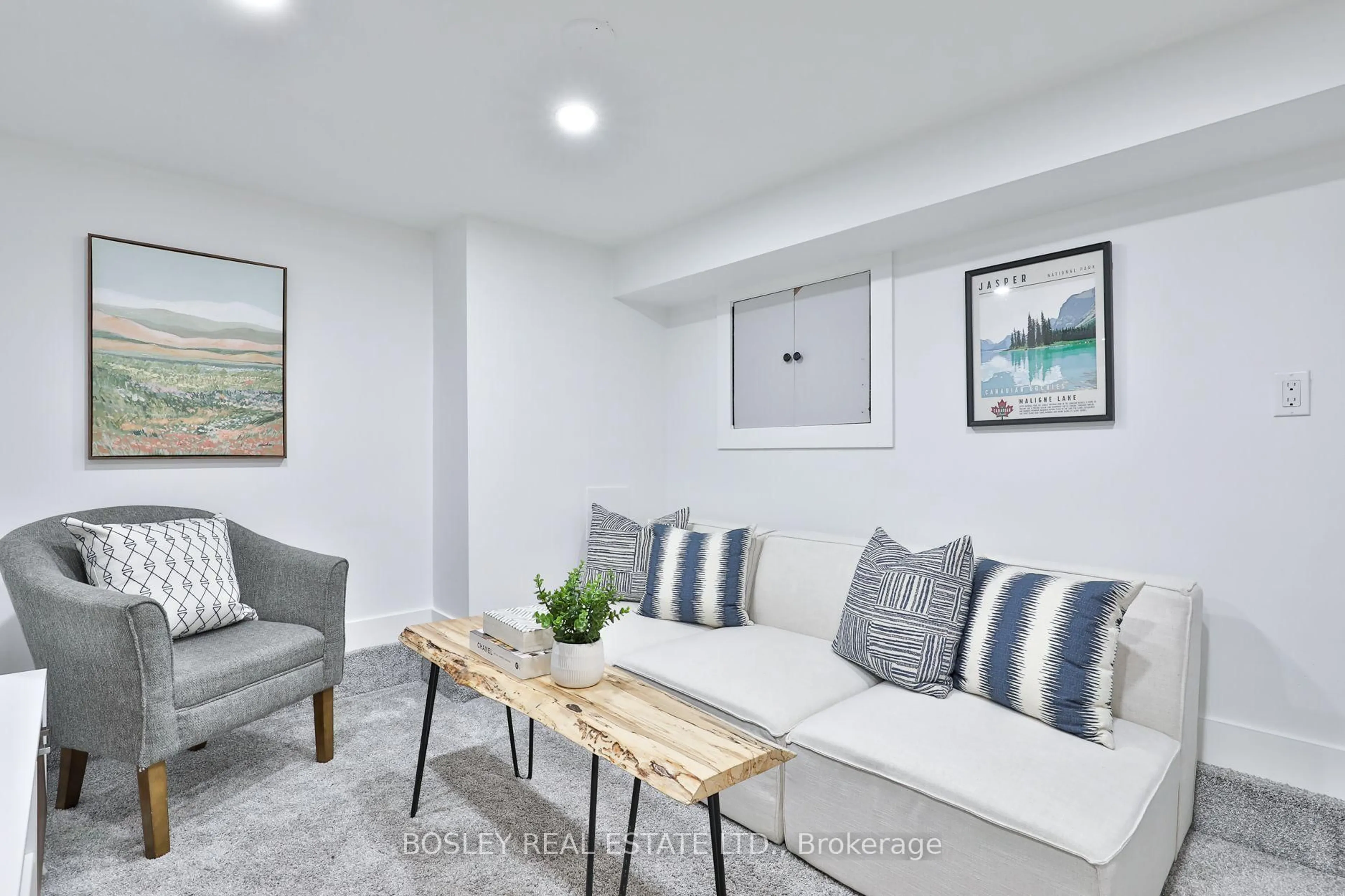 Living room with furniture, unknown for 373 Sammon Ave, Toronto Ontario M4J 2A6