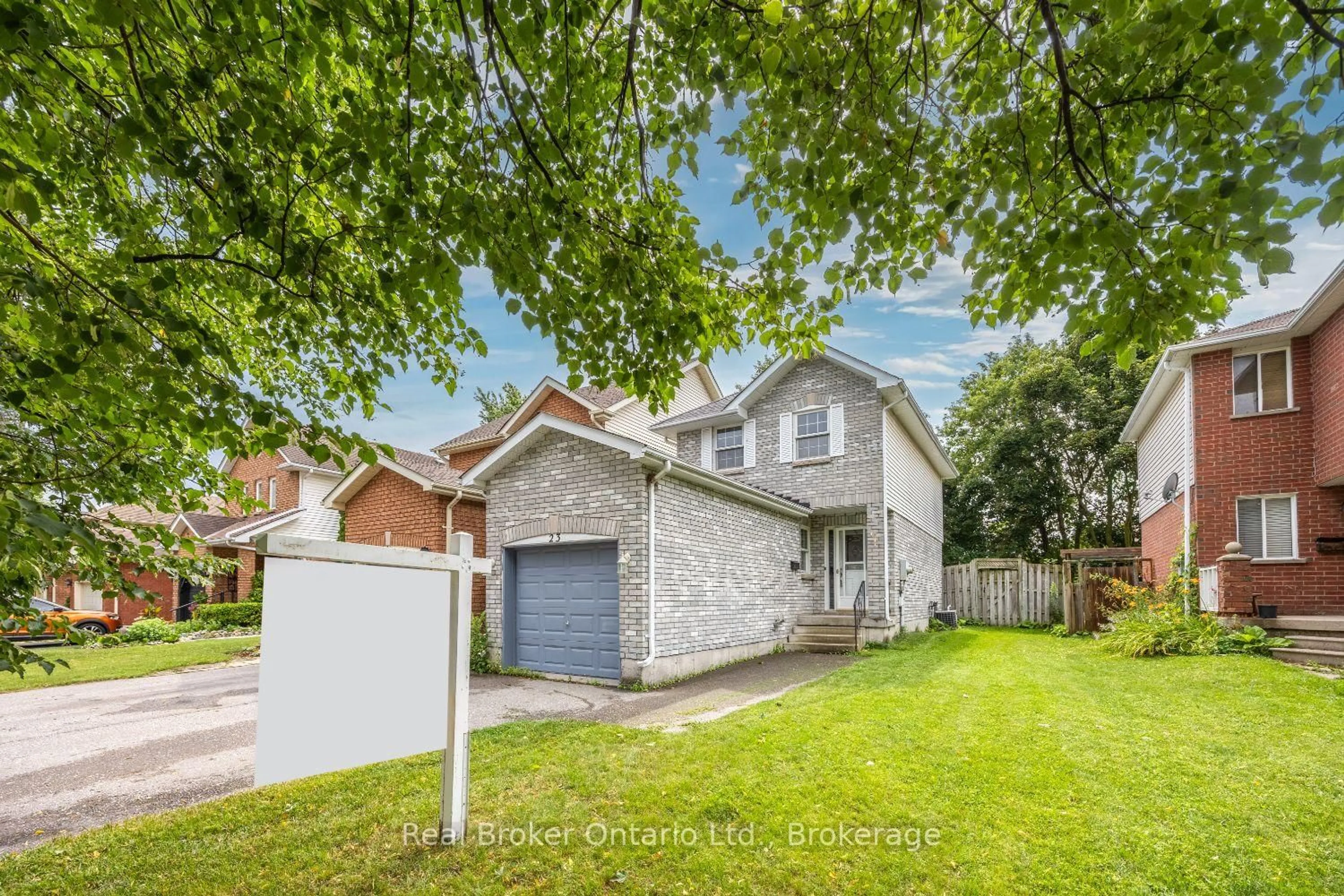 Unknown for 23 Mann St, Clarington Ontario L1C 4R1