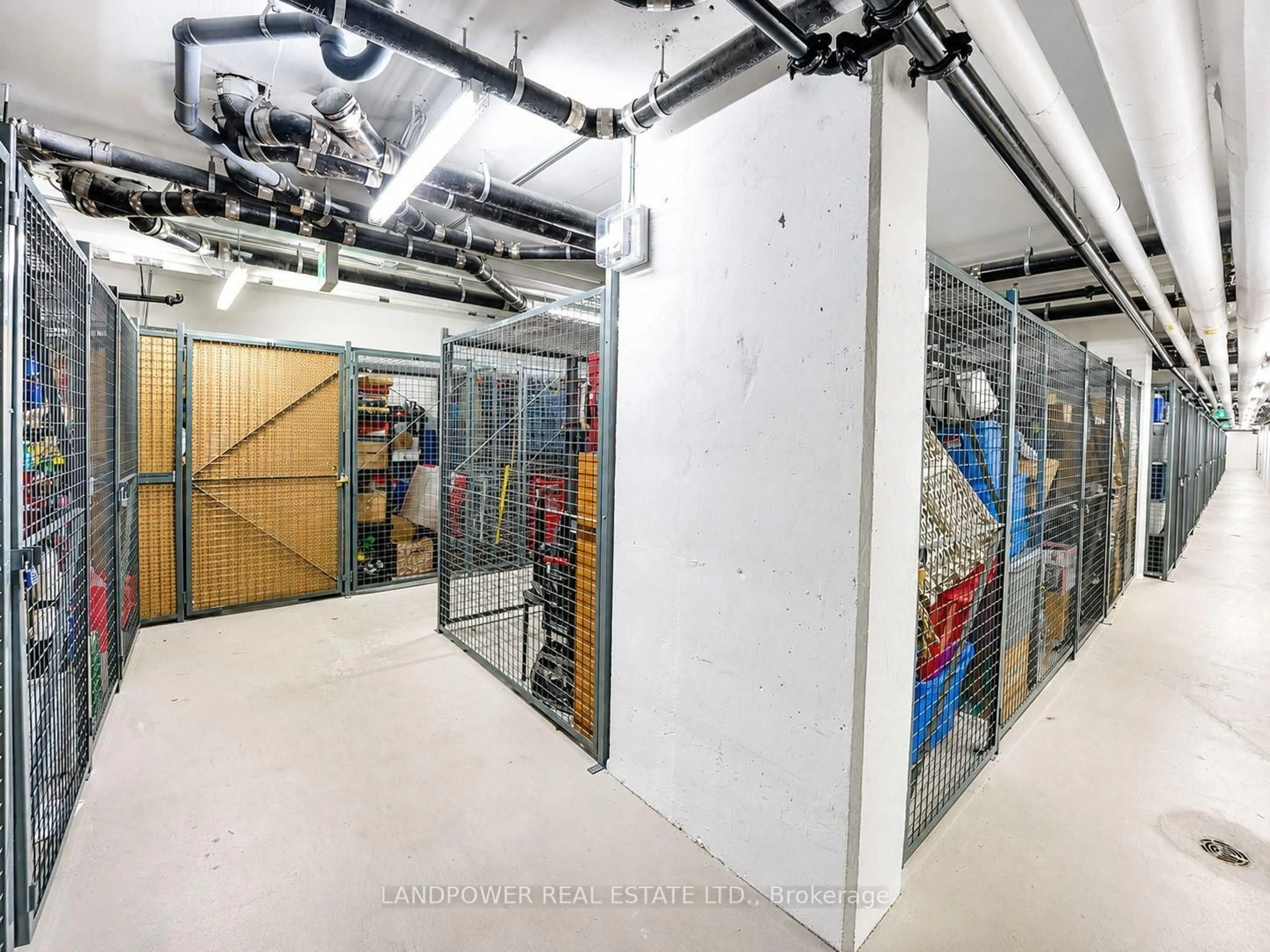 Unknown for 8 Trent Ave #824, Toronto Ontario M4C 5C6