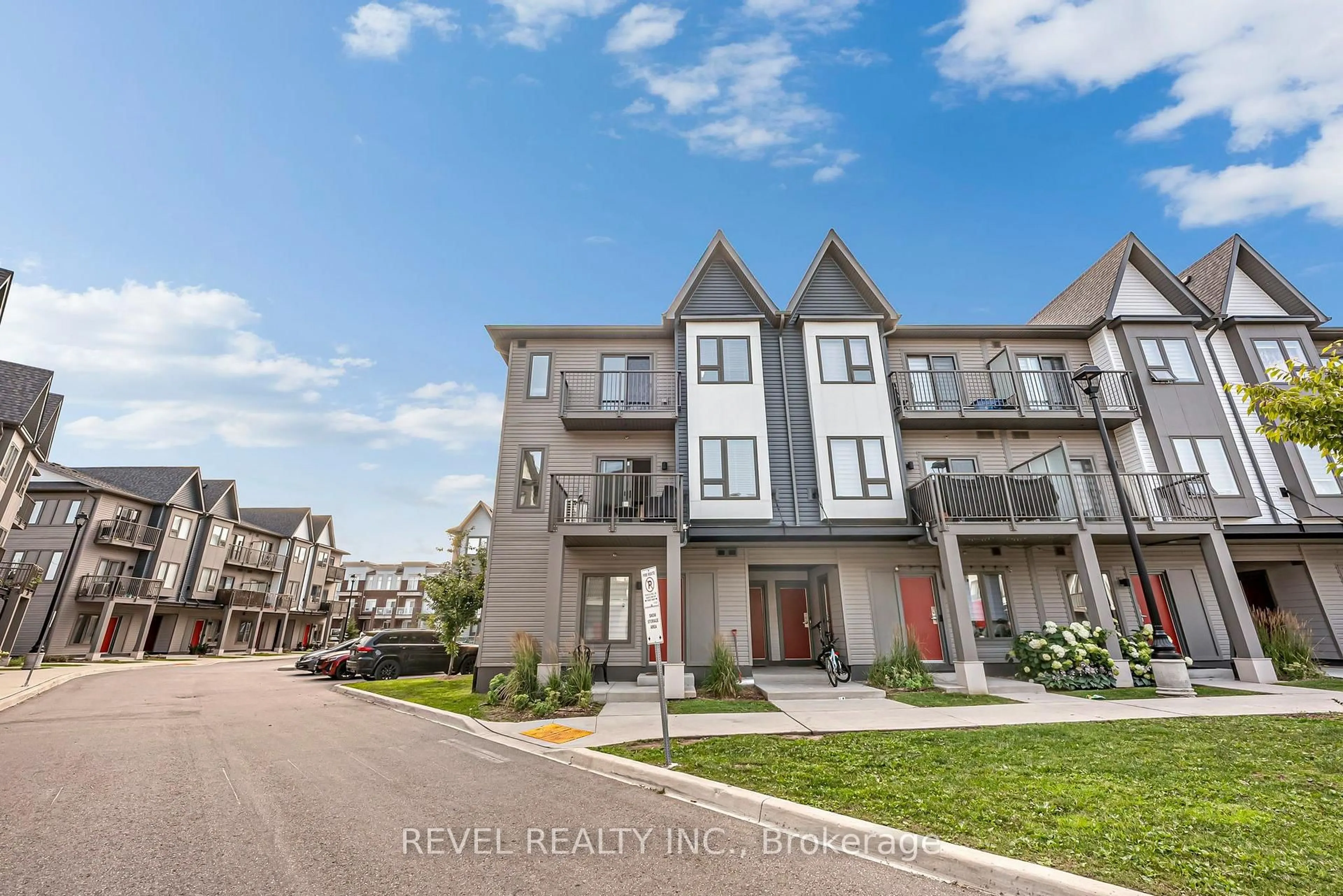 Unknown for 2635 William Jackson Dr #304, Pickering Ontario L1P 2V8