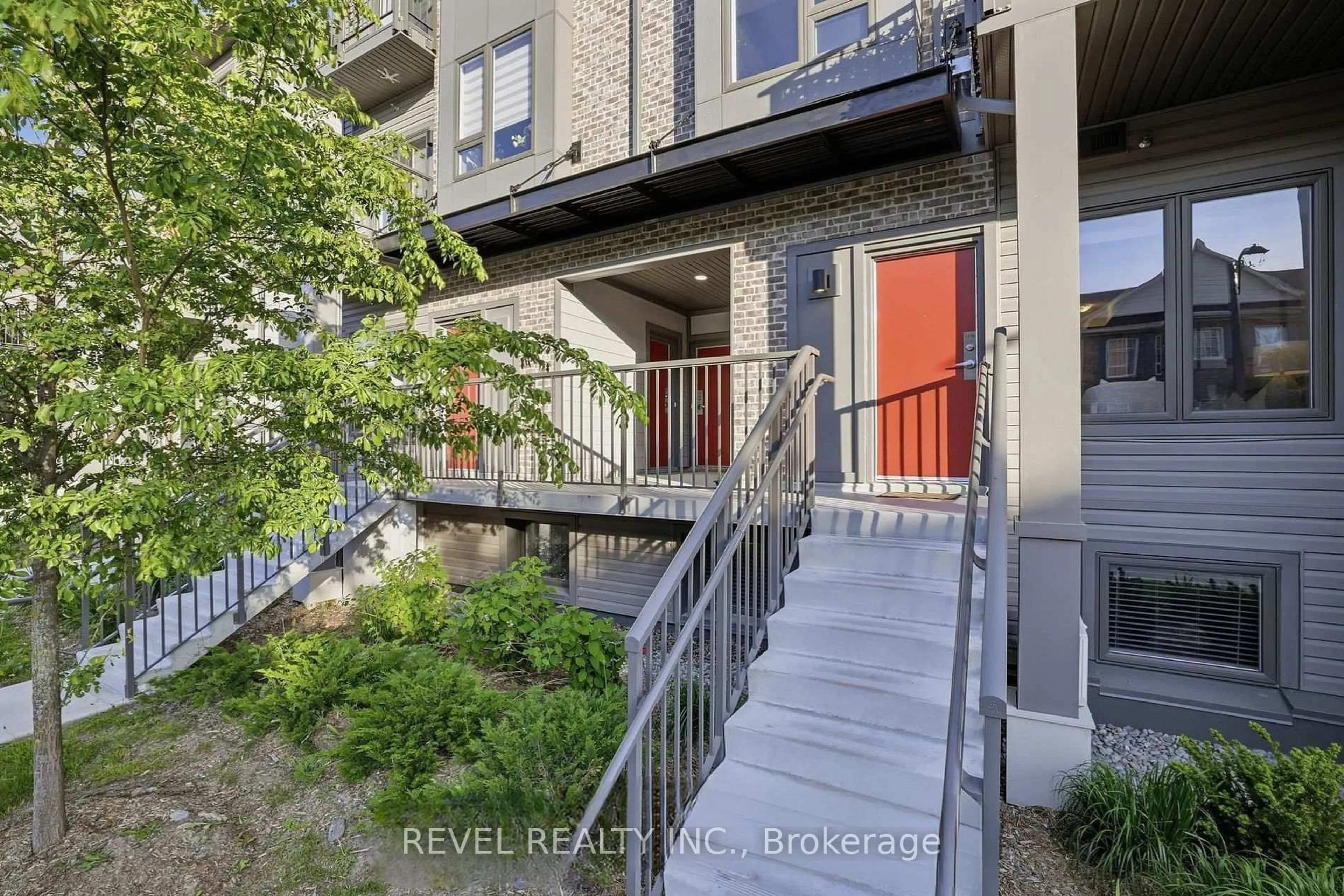 Unknown for 2635 William Jackson Dr #304, Pickering Ontario L1P 2V8
