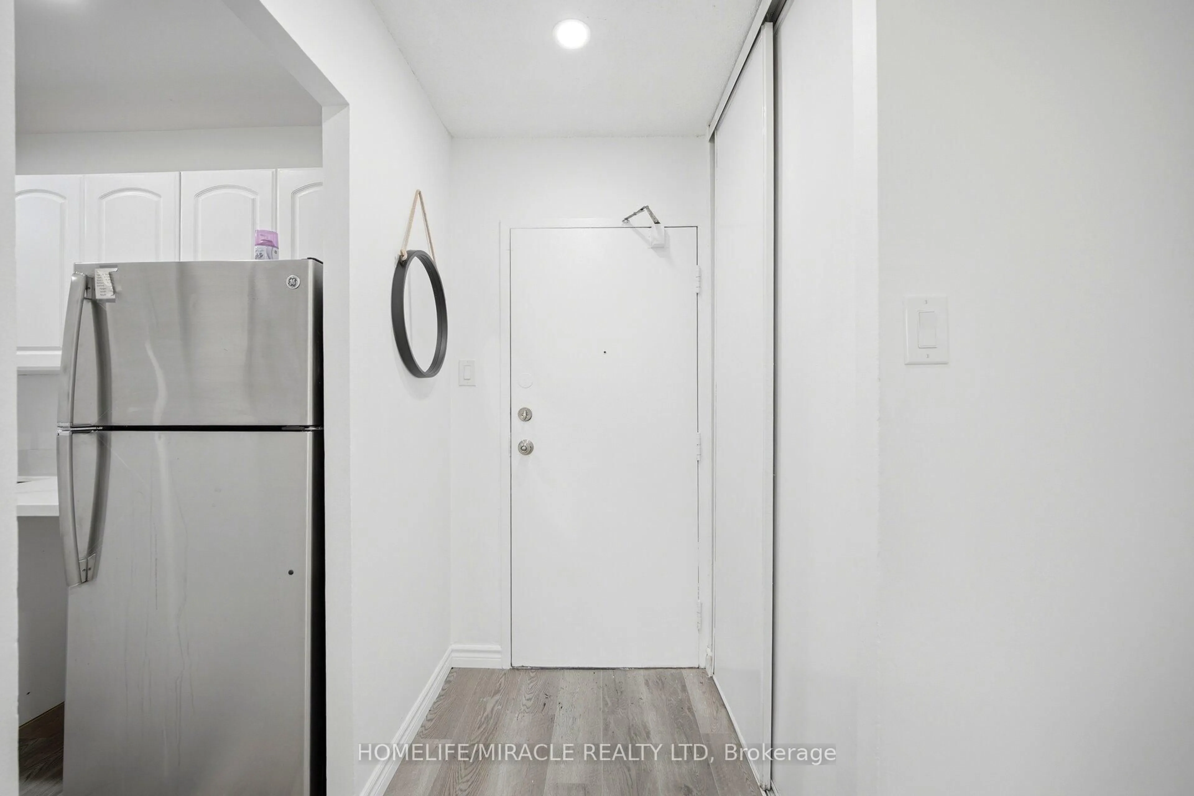 Indoor entryway for 100 Mornelle Crt #2051, Toronto Ontario M1E 4X2