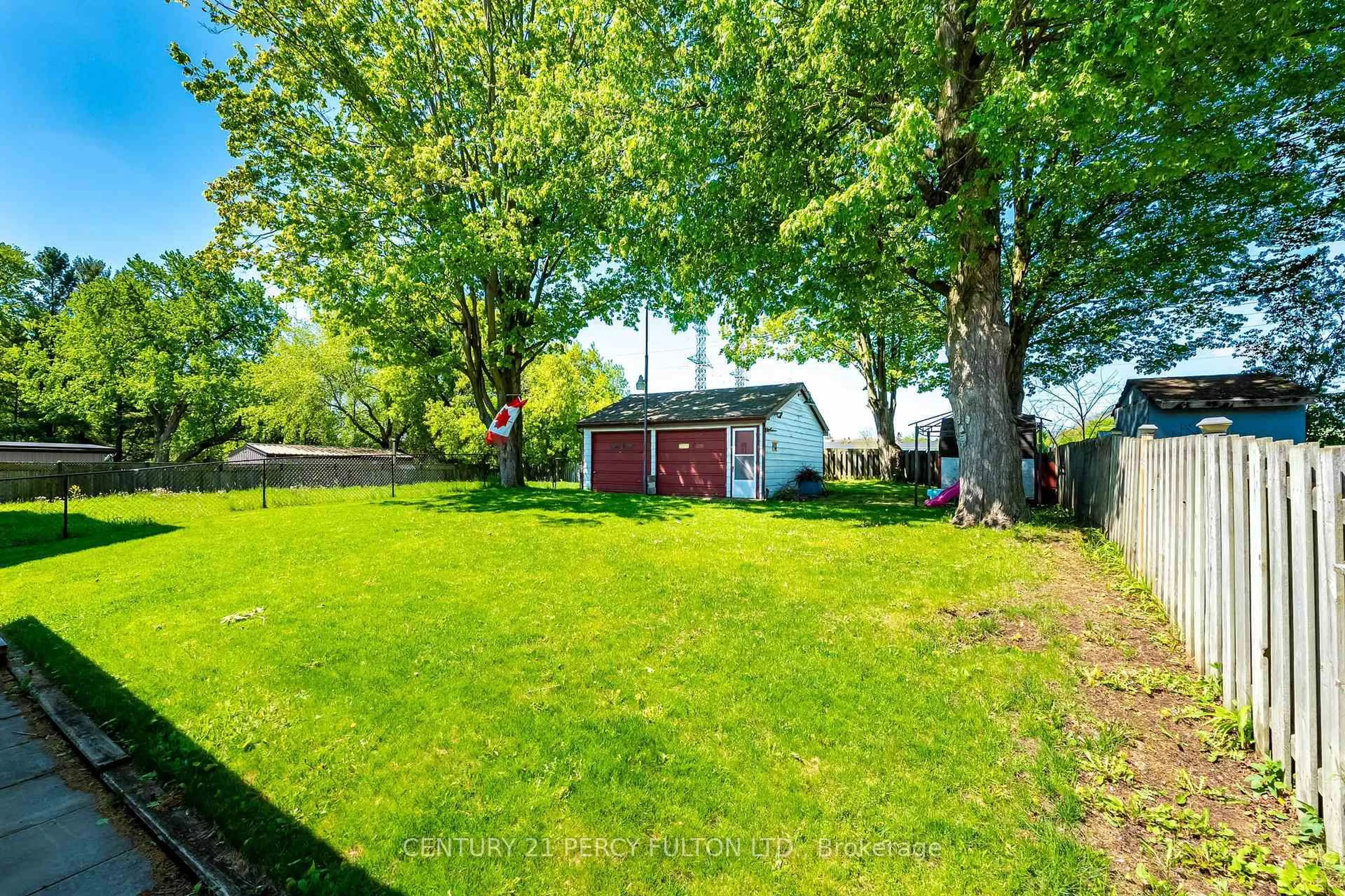 Shed for 1986 Guild Rd, Pickering Ontario L1V 1Y1