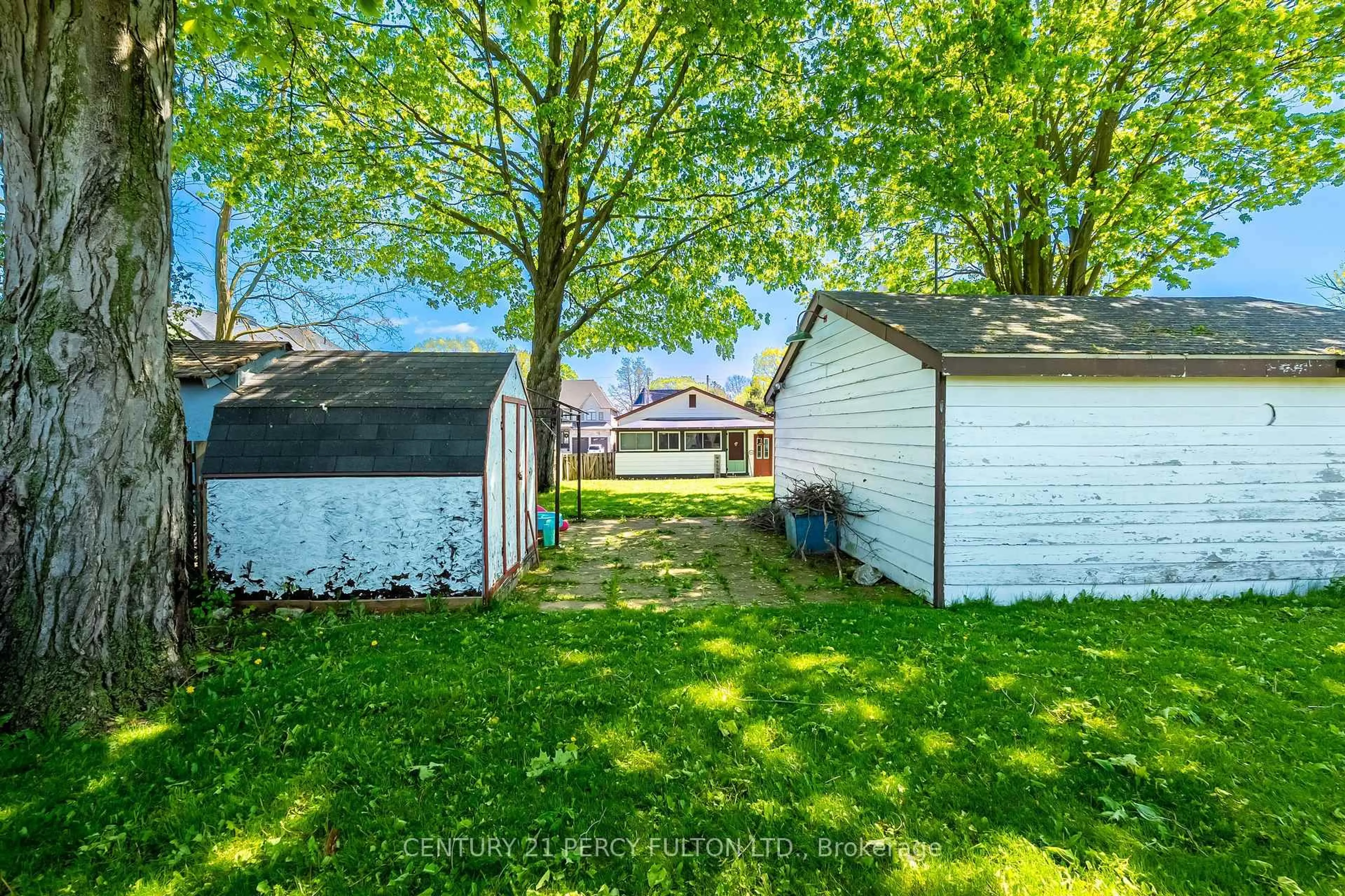 Shed for 1986 Guild Rd, Pickering Ontario L1V 1Y1
