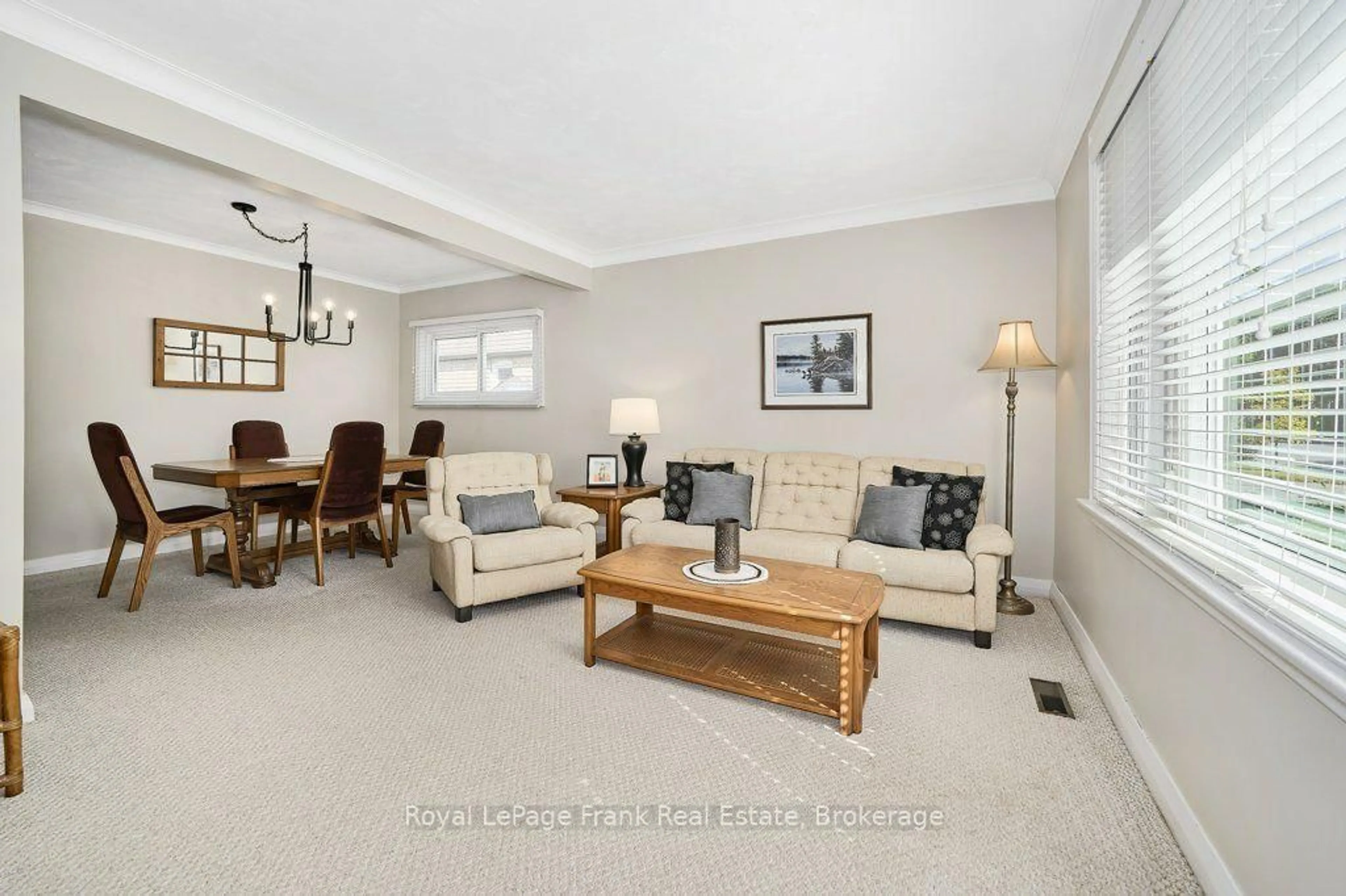 Living room with furniture, unknown for 55 Leahann Dr, Toronto Ontario M1P 1B8
